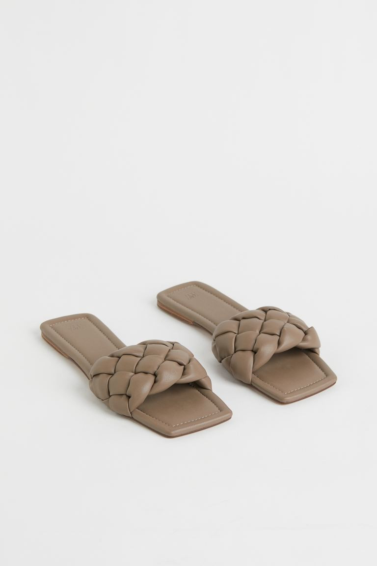 Slippers met gevlochten band | H&M (DE, AT, CH, NL, FI)