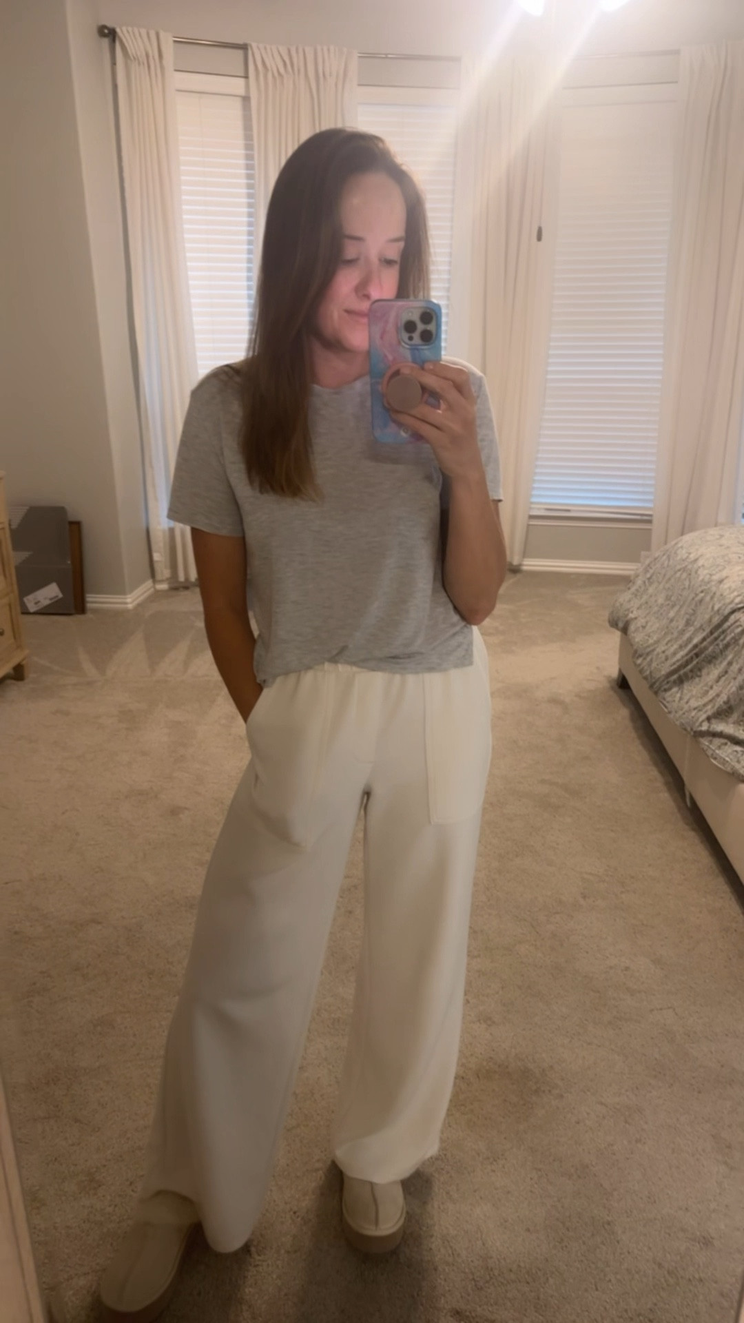 Lazy Saturday 🩷
If you don’t own these pants from target yet- why not 😂😂 they are the most comfortable and flattering pants! 