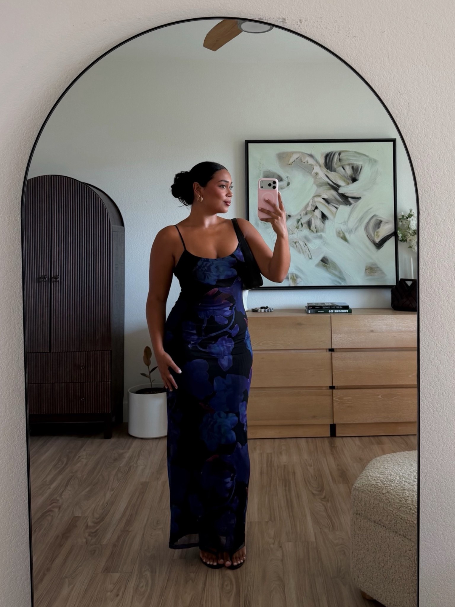 dinner dress🖤 have had this for 2 years & it’s one of my favorite dresses, SO stretch/ comfy and look good for anything! Wearing a M, runs true to size

#LTKootd