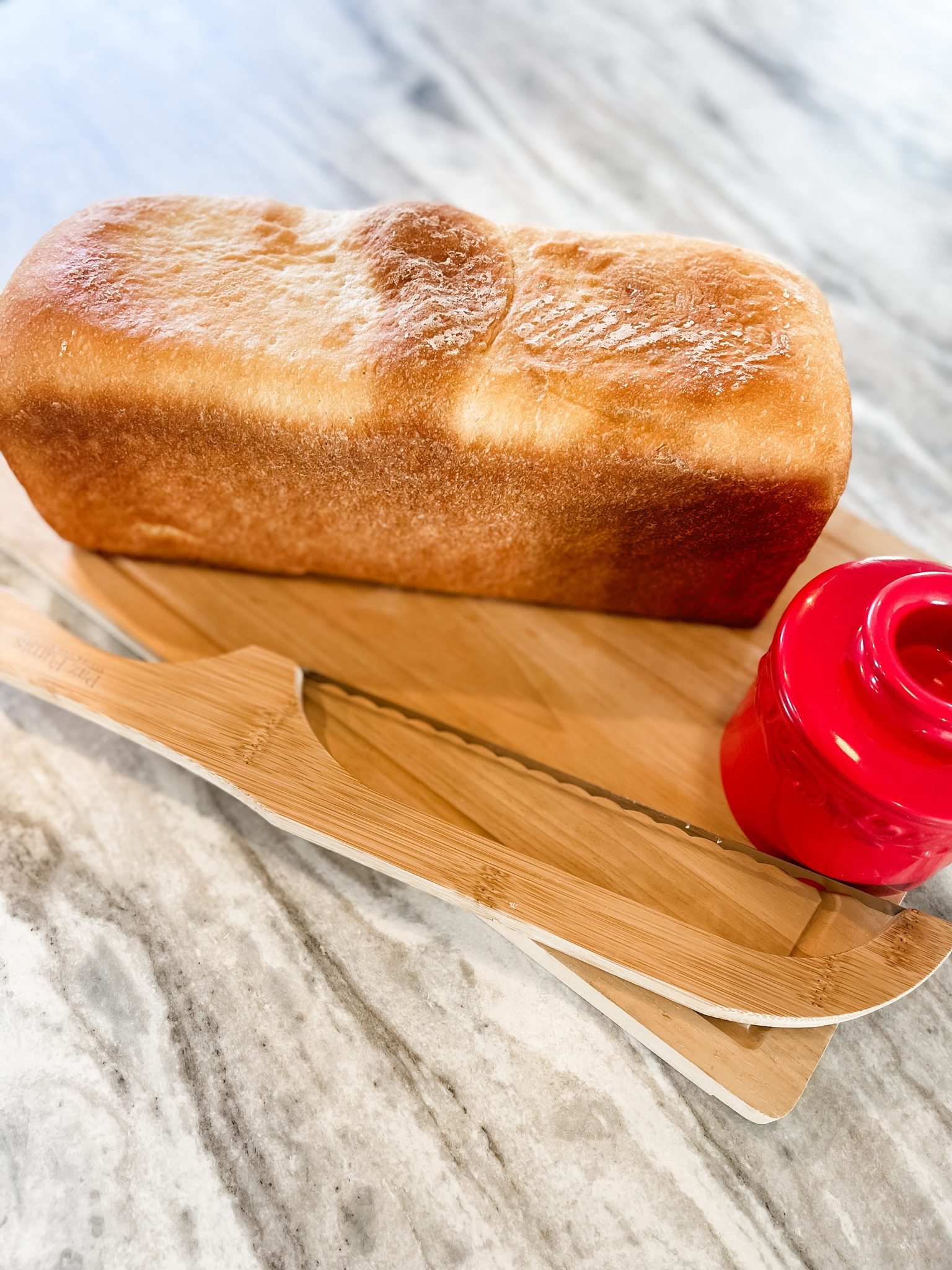 Love this bread knife and cutting board 😍

** make sure to click FOLLOW ⬆️⬆️⬆️ so you never miss a post ❤️❤️

📱➡️ simplylauradee.com

kitchen finds | kitchen gadgets | kitchen must haves | organization | kitchen organization | kitchen essentials | kitchen aid | ninja | ninja foodi | sourdough | crockpot | bento box | Bentgo box | family dinner 