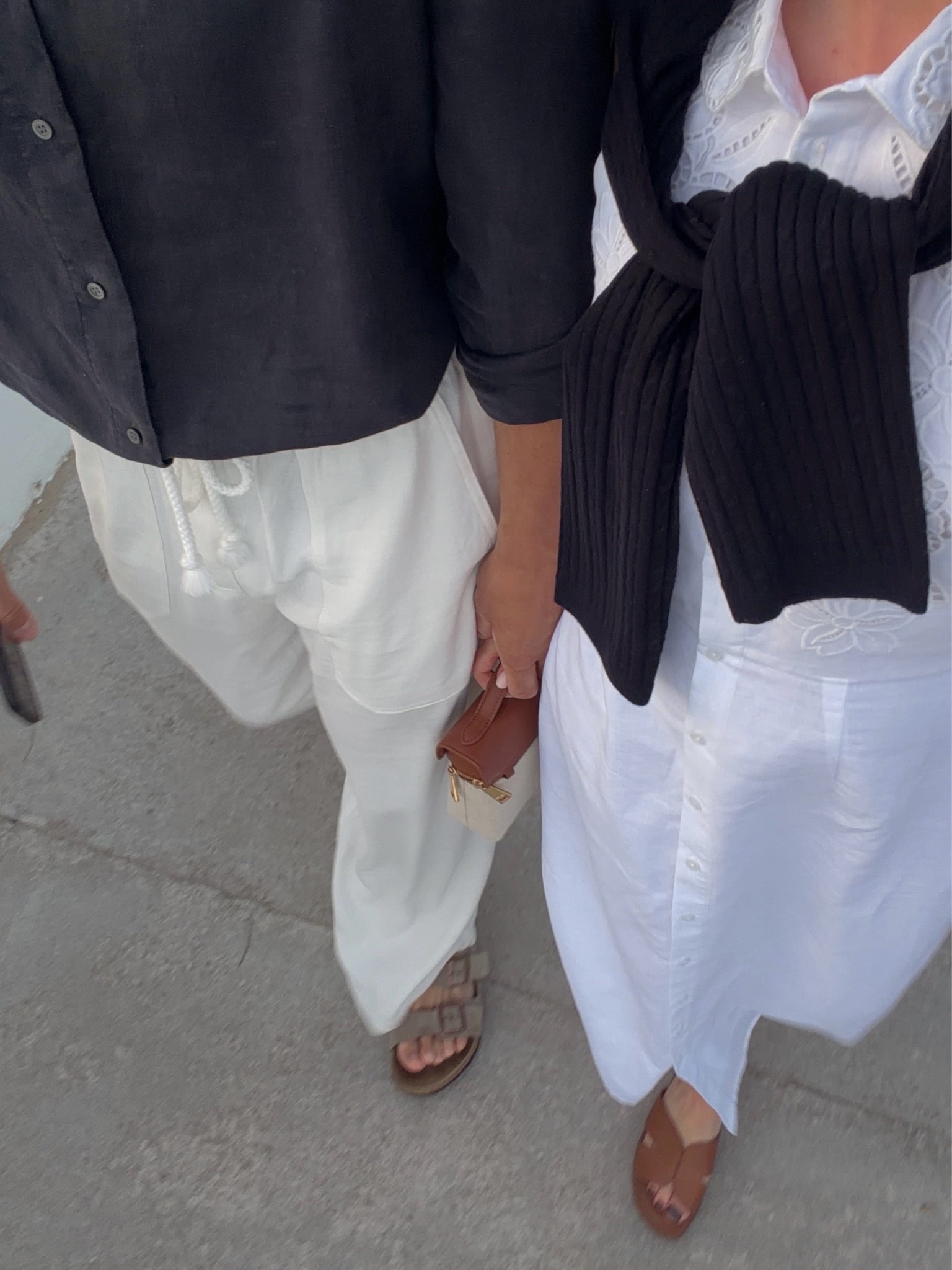 Navy and white couples outfit 🤍