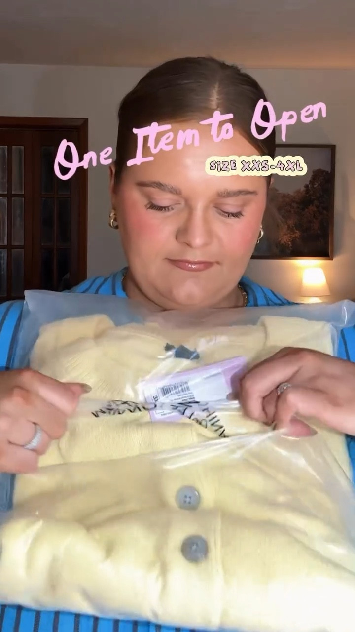 One item to open sizes xxs-4xl ✨⭐️💛 #plussize #ootd #unboxing #series #plussizecontent Link in bio! 🛒🔗

#LTKTall #LTKgrwm #LTKPlusSize