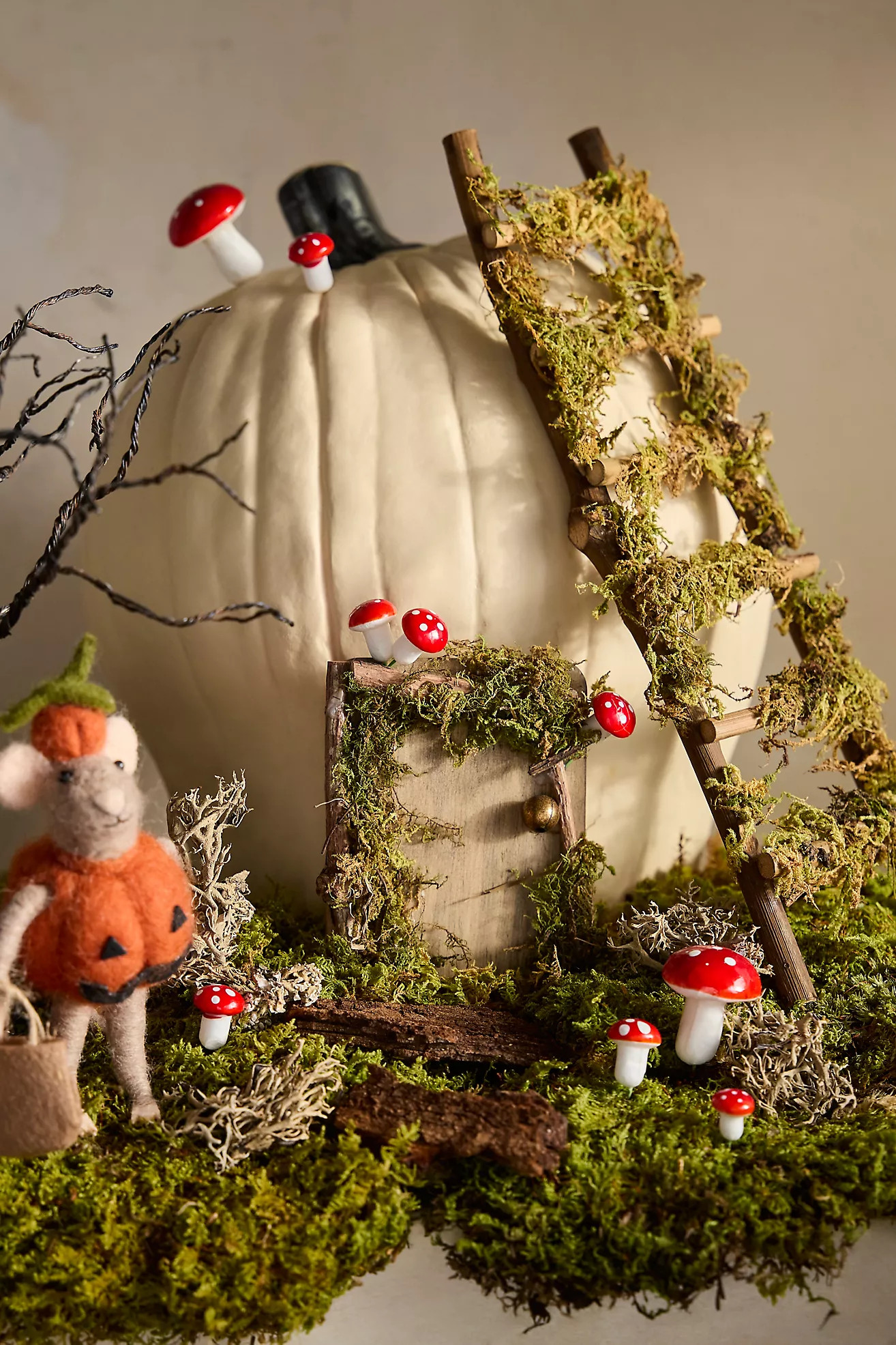 Wooden Pumpkin Cottage Stake Set | Terrain