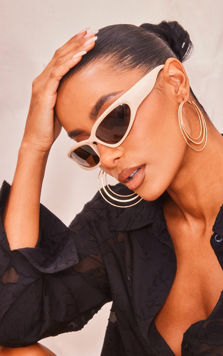 Toffee Thick Frame Narrow Visor Sunglasses | PrettyLittleThing US