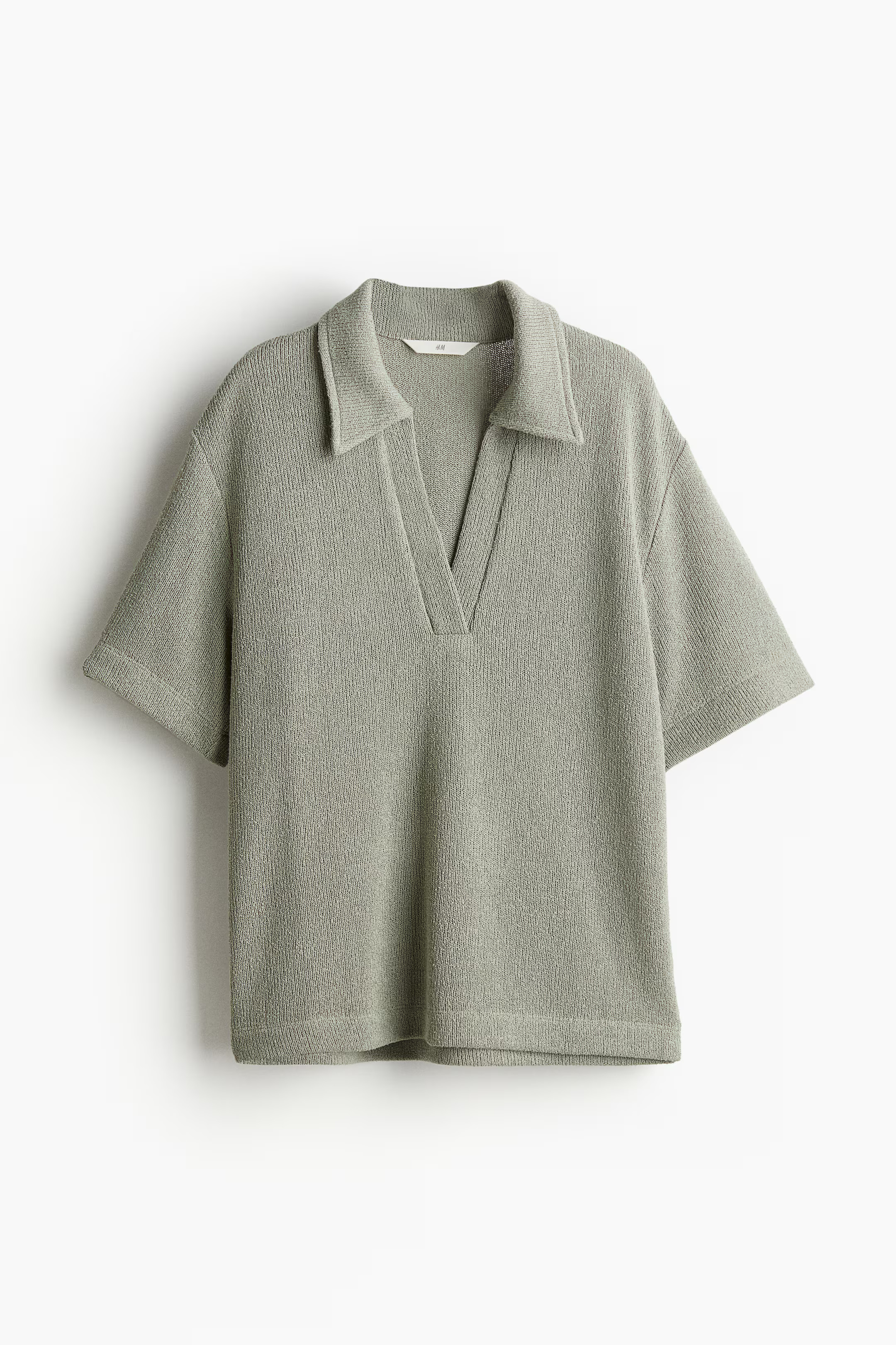 Collared top | H&M (UK, MY, IN, SG, PH, TW, HK)
