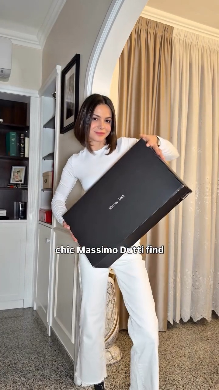 Chic Massimo Dutti find: high knee black boots
#chicfashion #chicfinds #massimodutti #highboots #massimoduttihaul #highkneeboots