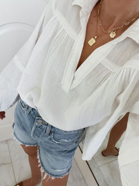 Casual summer fit. Love this gauze blouse. Wearing size small in the top fits tts 