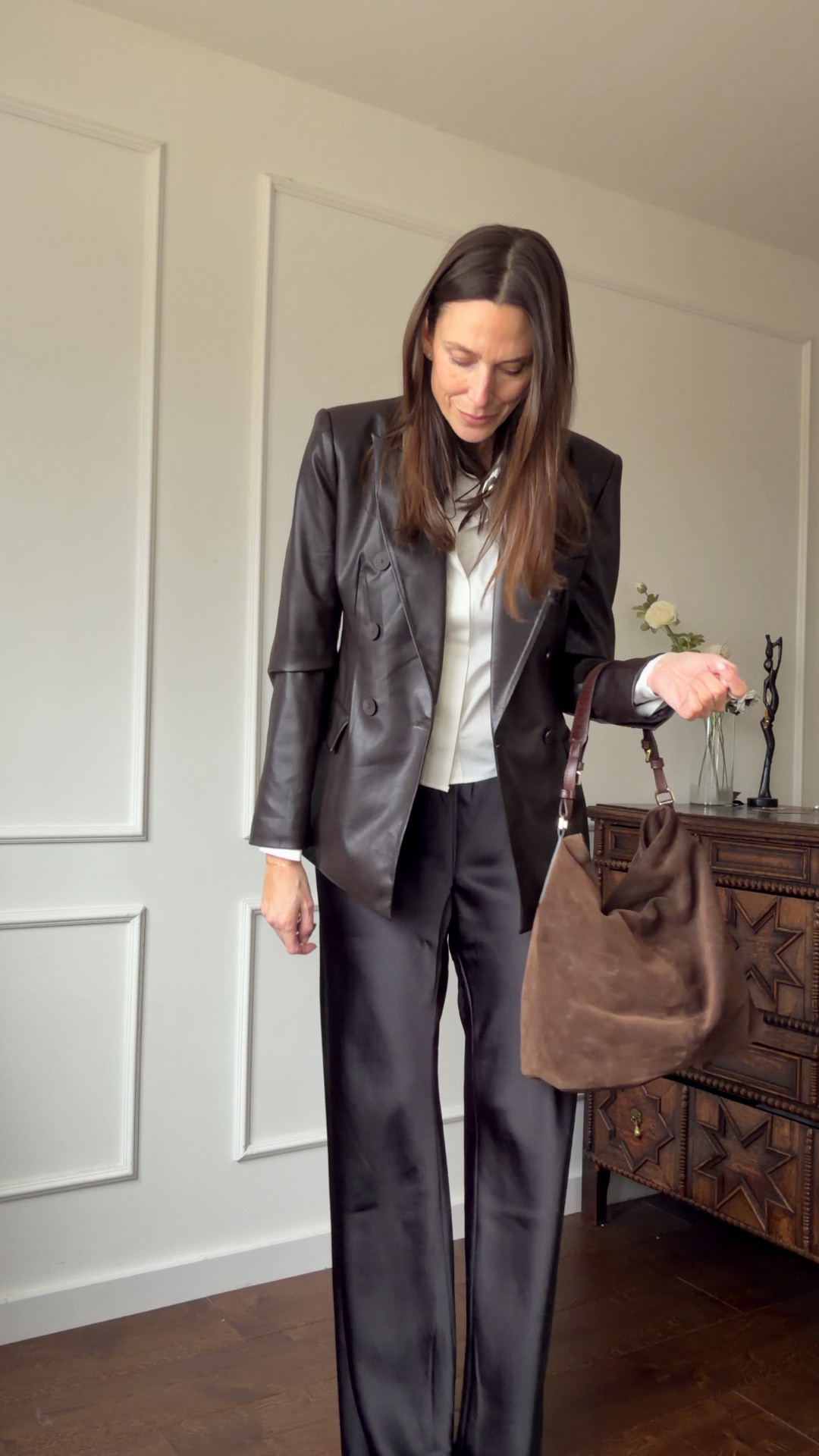 Sizing info:
Faux leather double-breasted blazer, medium
Black satin trousers, S-M in the longer length
White shirt, UK 8


#LTKWorkwear #LTKootd #LTKgrwm