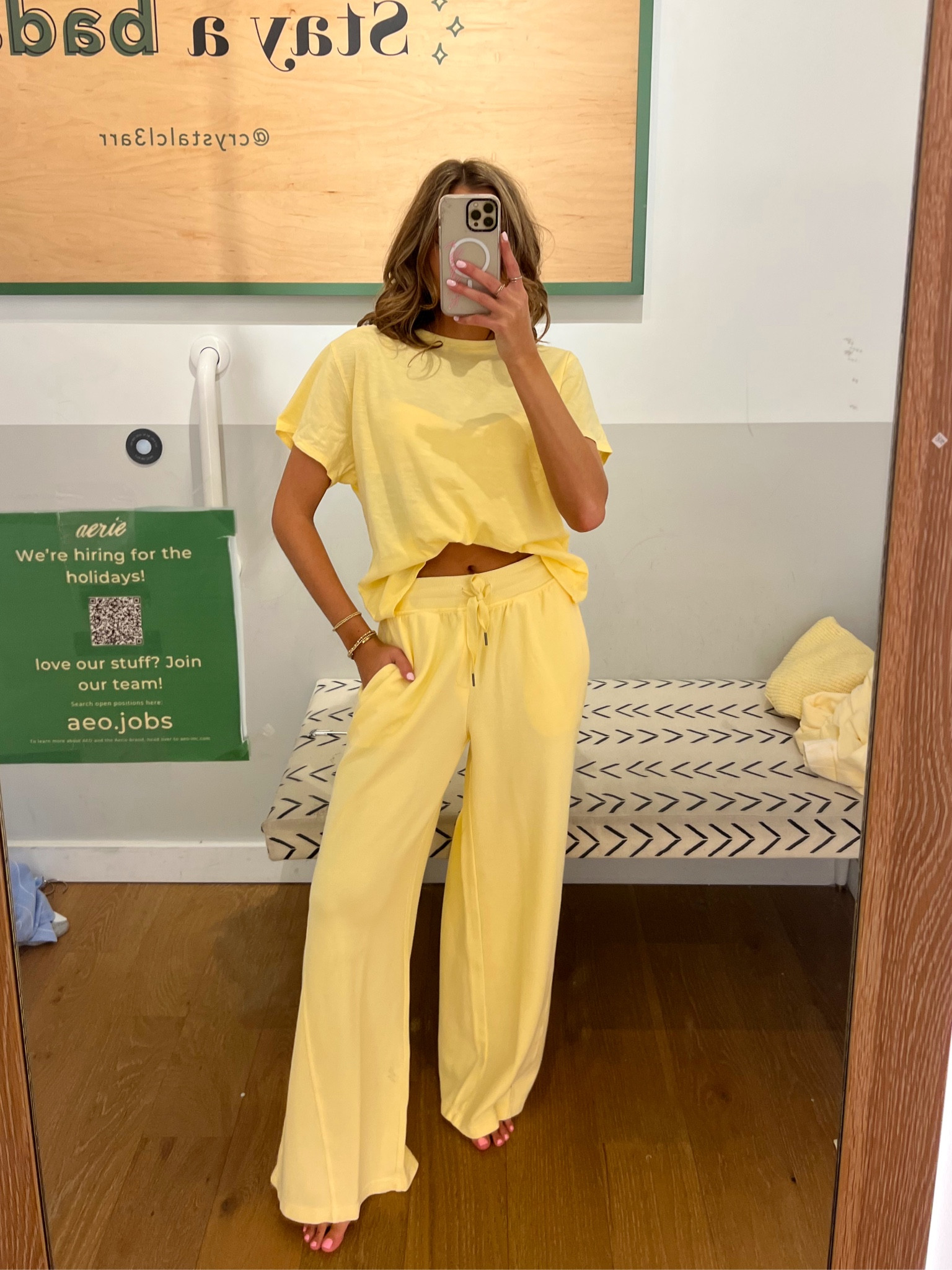 Aerie in store try on haul. wearing a size XS in the butter yellow sweats and XL in this basic tee 🍋💗