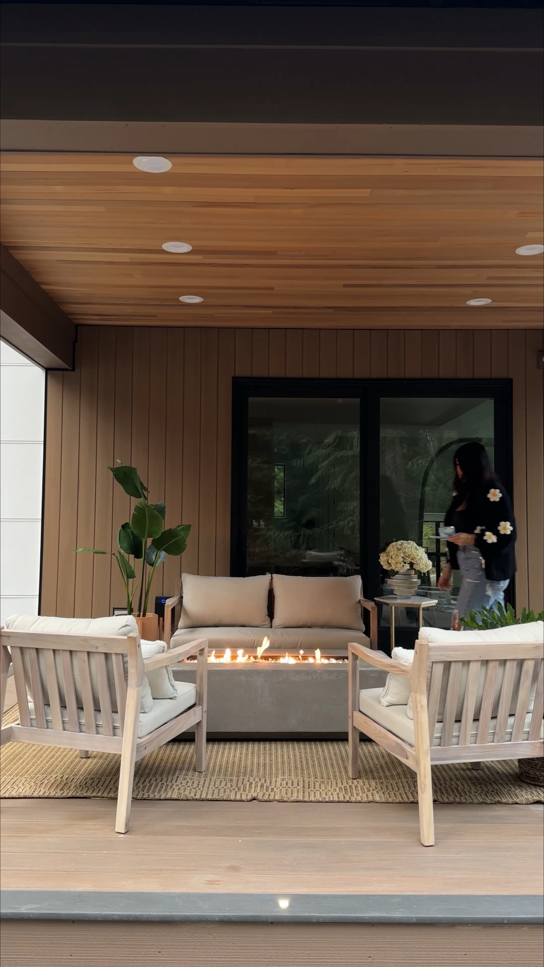 
@JossandMain just dropped the Outdoor Edit, which has the California Cool vibe I am going for. #JossandMainPartner #JMSpringEdit 

#LTKsalealert #LTKSeasonal #LTKhome