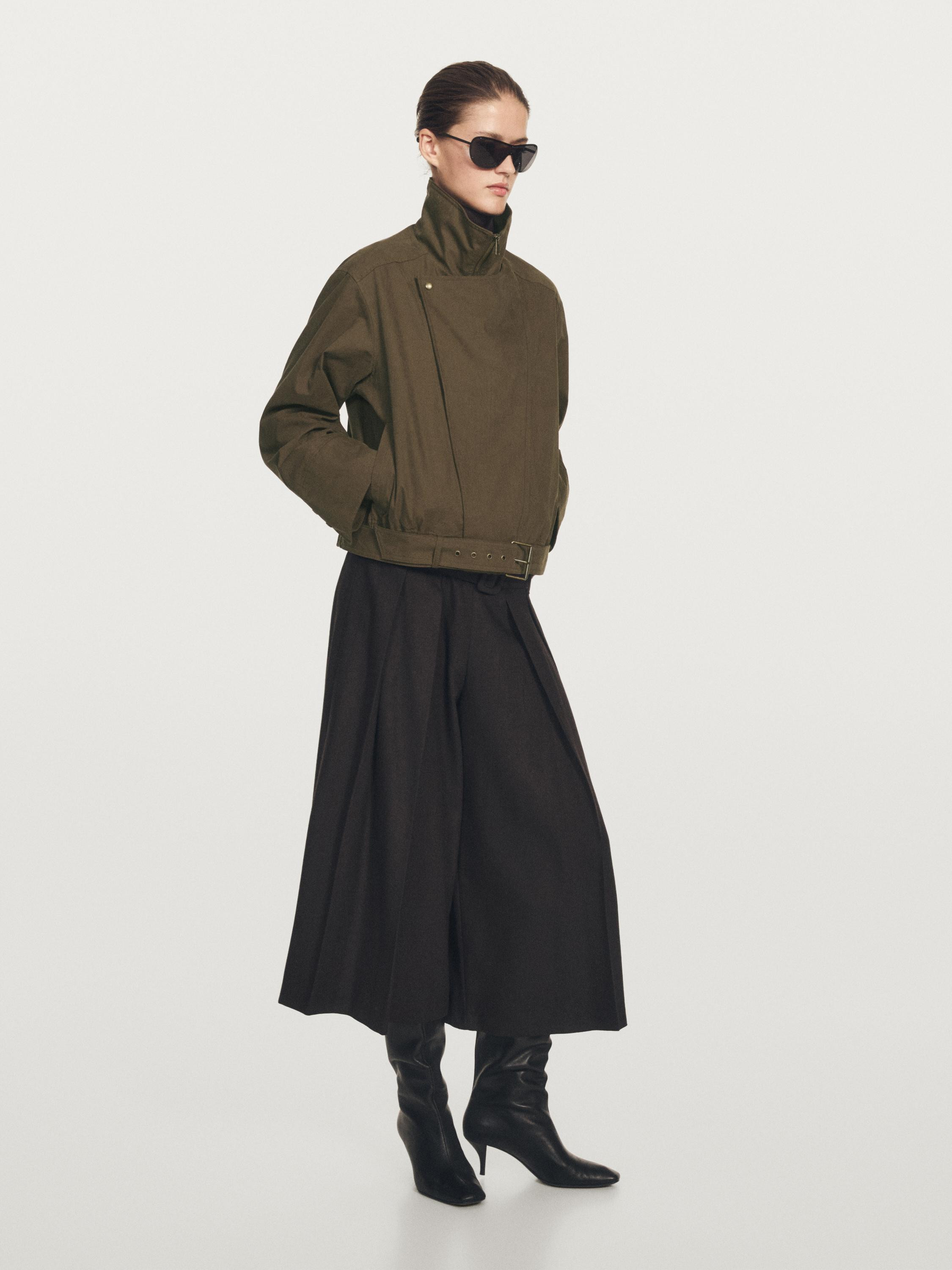 Jacket made of a cotton blend. Long sleeves with snap cuffs. Concealed zip with snap-button plack... | Massimo Dutti UK