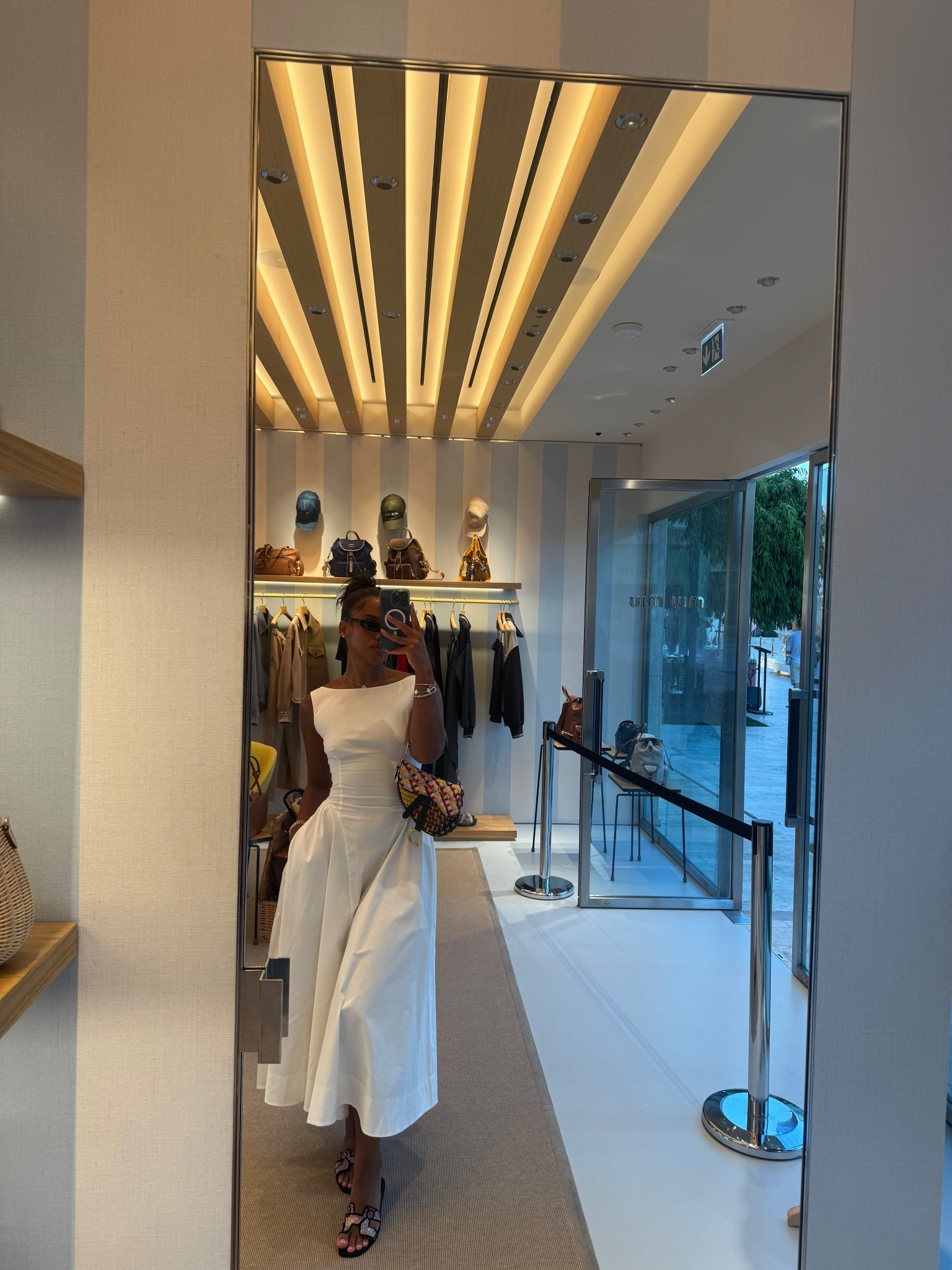 Casual OOTD 
Wearing XS in the dress!