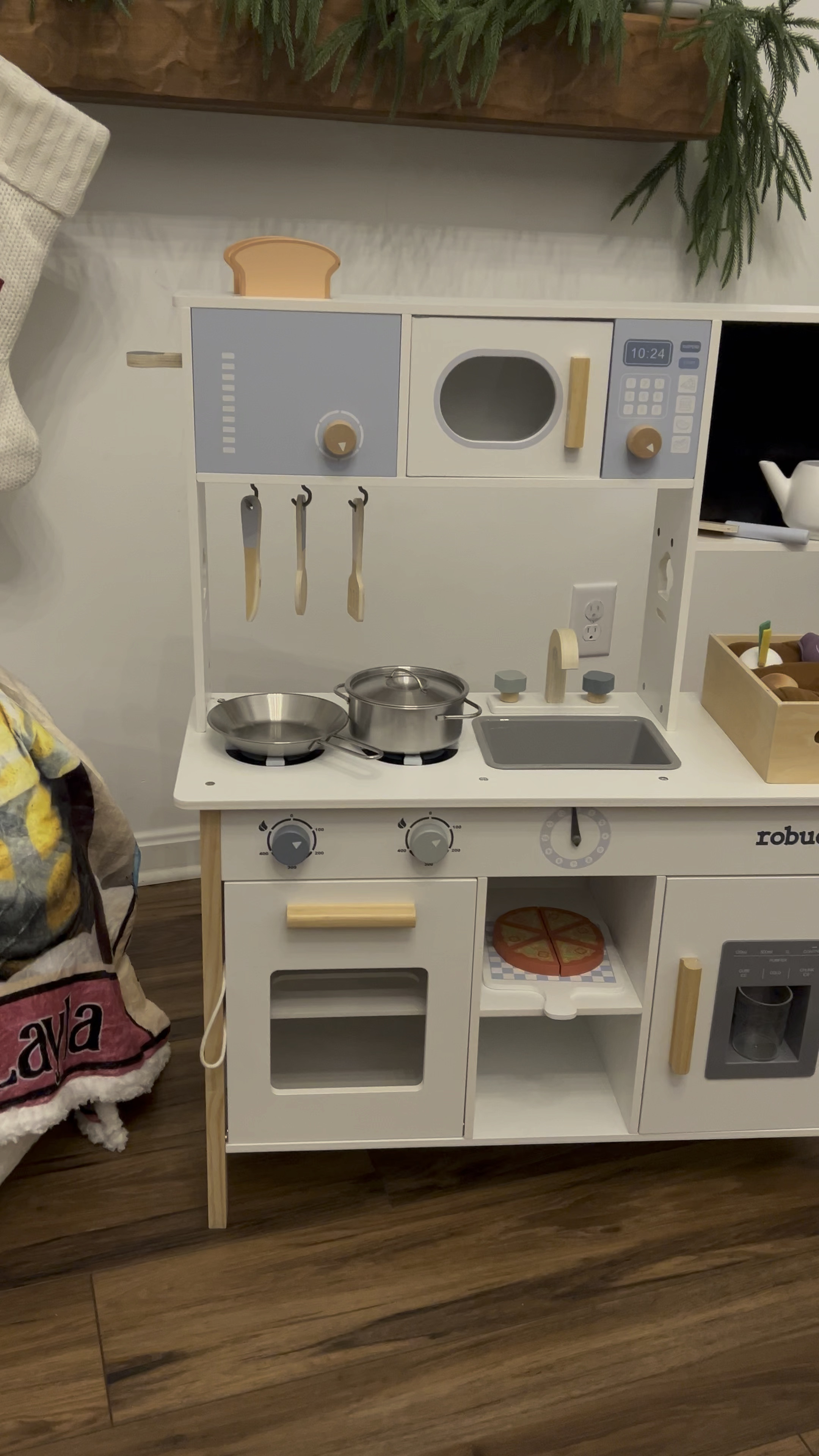 The cutest wooden toddler kitchen!

#LTKKids #LTKFamily #LTKBaby