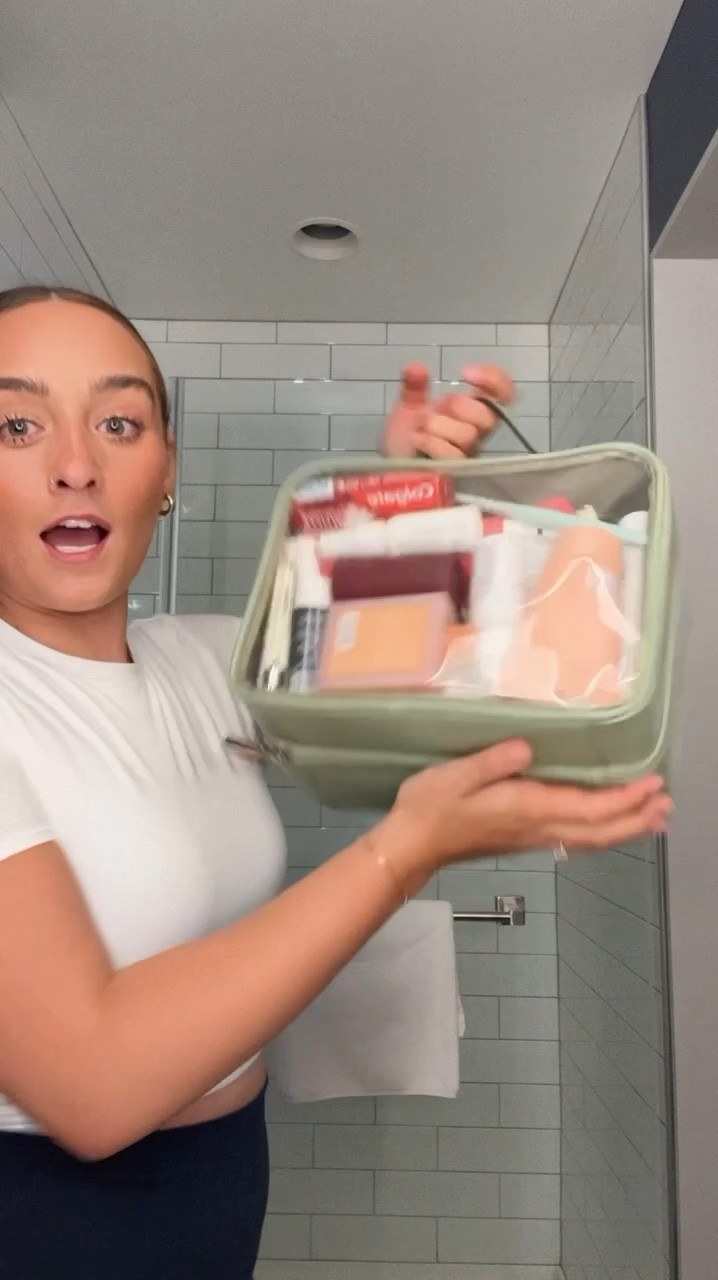 The best Amazon travel cosmetic bag

#LTKFindsUnder50 #LTKItBag #LTKBeauty