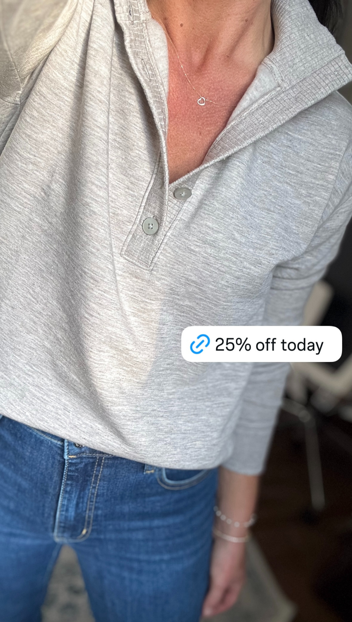 Sale alert: The softest fleece pullover for fall! This fabric is the most luxuriously soft brushed fleece. I want to live in it. There’s also a matching jogger for a complete lounge set👏

In my opinion, this fits very TTS. I’m wearing an XS.

Pullover, loungewear, active wear, denim jeans, sweater, fall style, fall outfit 

 

#LTKFindsUnder100 #LTKSeasonal #LTKStyleTip