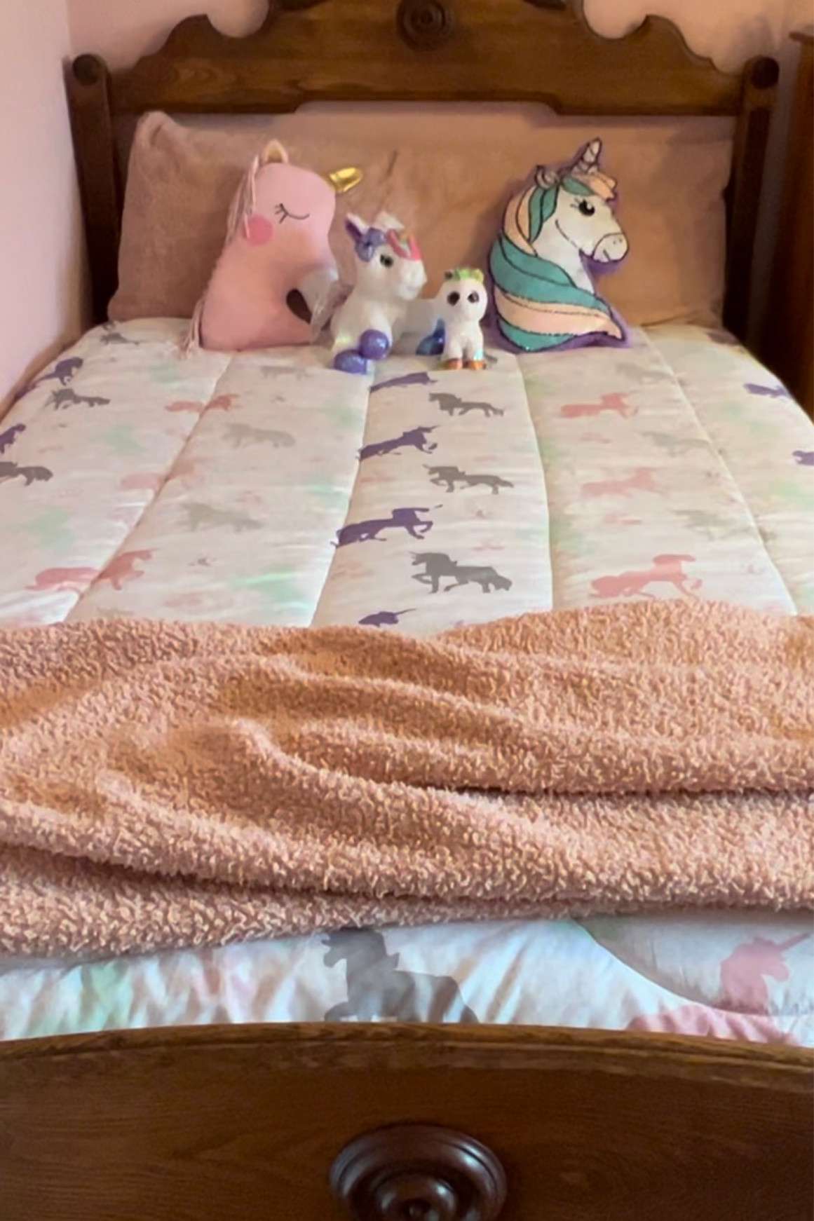 LTKkids, LTKhome, Kid’s room refresh, Unicorn decor, Amazon home, Amazon kid’s room, little girls room

#LTKkids #LTKfamily #LTKFind