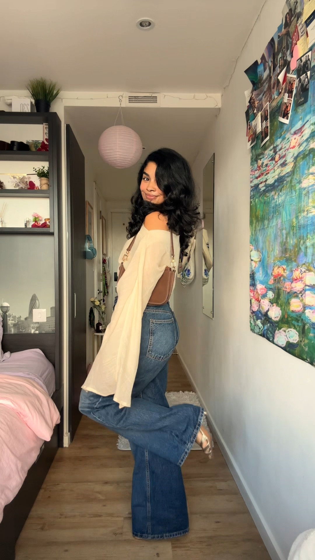 my favorite fall outfit (and it’s not even the season yet) 🍂🤭

jeans are Zara: 4365/232/401 in navy blue :) (I bought them secondhand though!) 