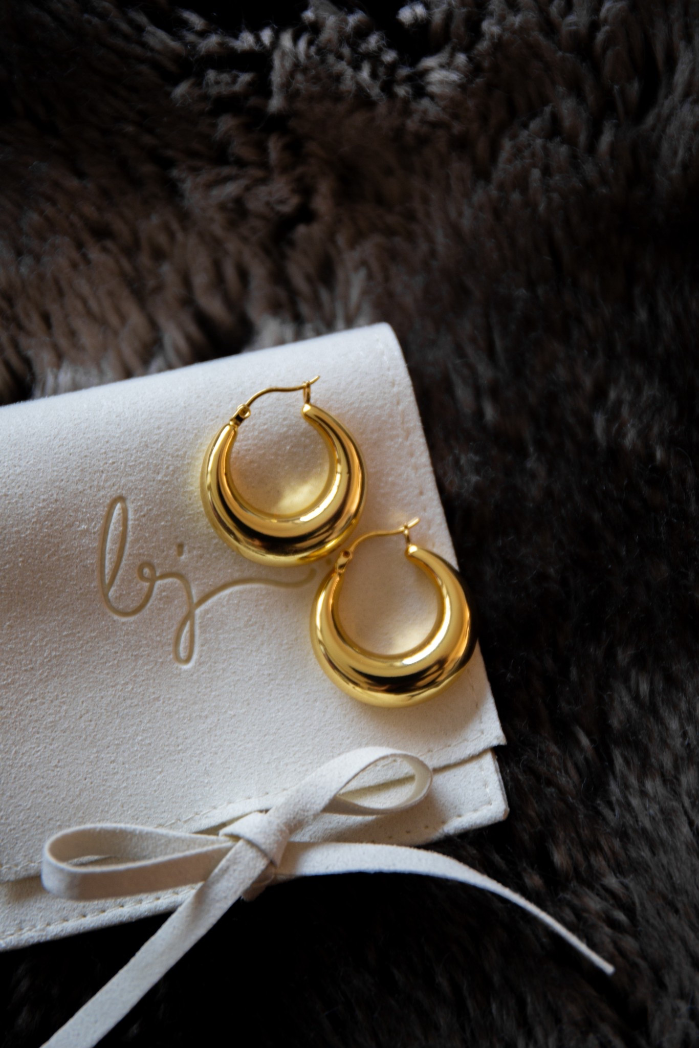 A universal fashion favorite, these large puffy hoops are built to last with your choice of 18k yellow, rose, or rhodium gold plating over high-quality, sustainable brass.
 
Bring these puffed hoop earrings to your next office presentation or night out with friends. Whatever your outfit, these timeless contemporary hoop earrings will deliver the right earrings at the right time.
 @bonheur_jewelry #bonheurjewelry #goldhoops #hoopearrings #goldearrings #chicjewelry 


#LTKValentine