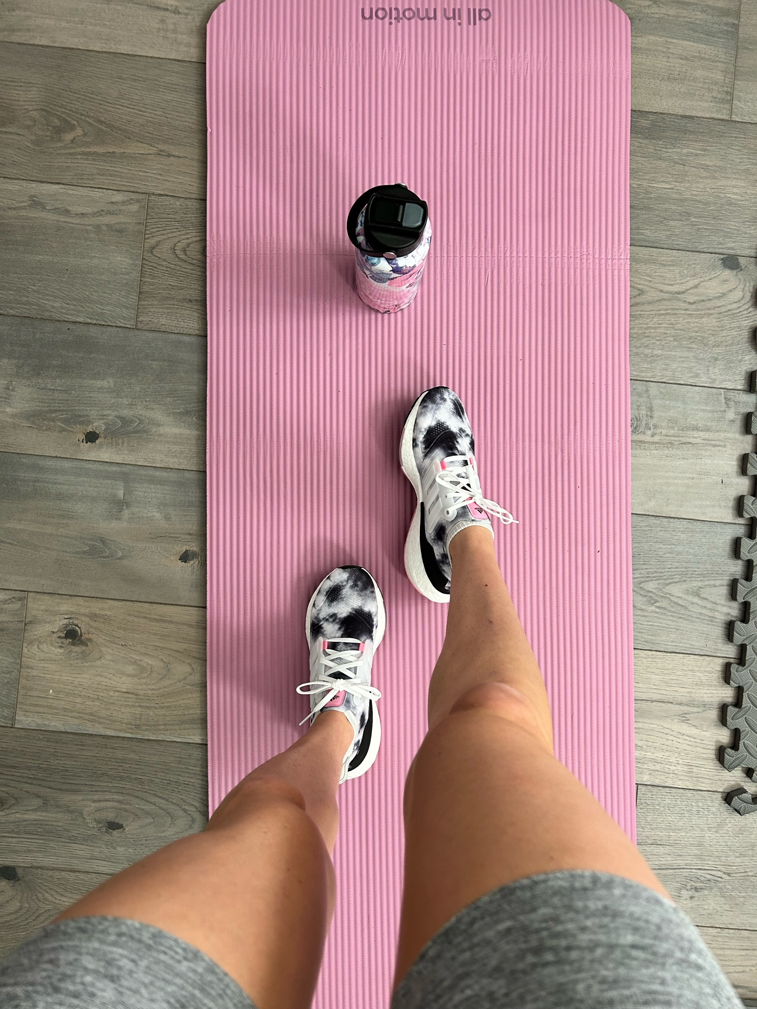 Adidas ultraboost
Women’s workout finds
Wearing a size 8.5, fits tts

#LTKsalealert #LTKunder100 #LTKshoecrush