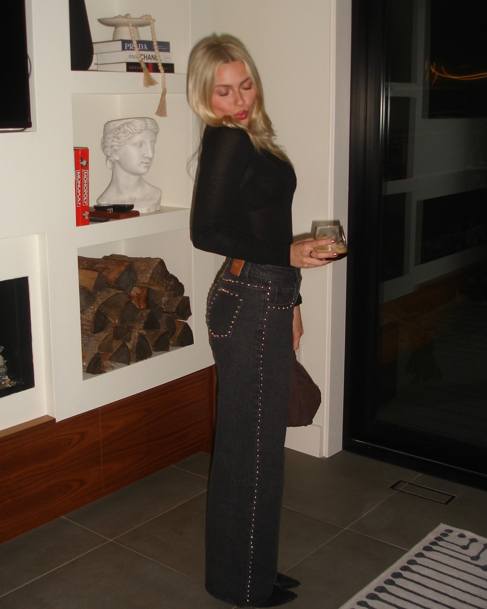 My Studded Jeans! 👖🖤 #jeans #studdedjeans #princesspolly #ootd 

#LTKstyletip #LTKbeauty