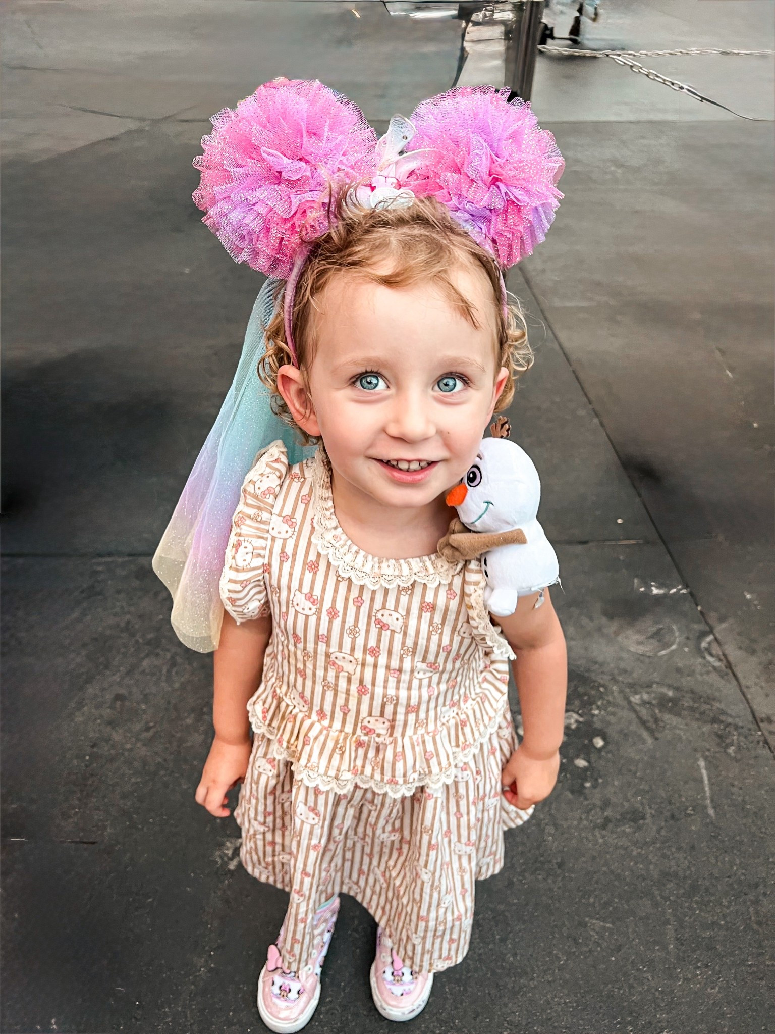 The cutest Disney spring outfit 🌸🏰 
#LTKlittlegirlsoutfit #springdisney2026 #LTKhellokitty 