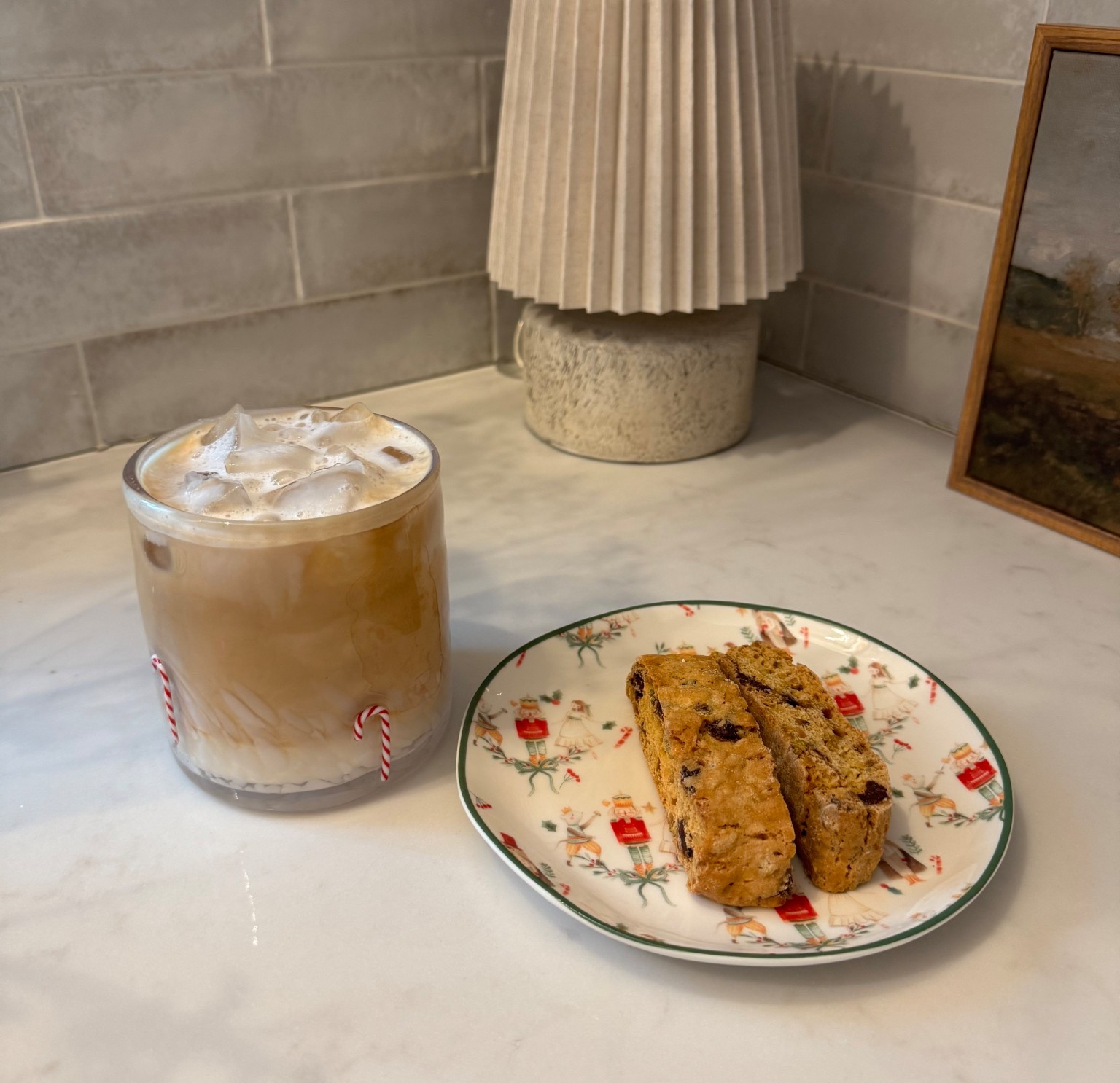 Christmas glasses 
Christmas plates 
Tjmaxx find

#LTKFindsUnder50 #LTKHoliday