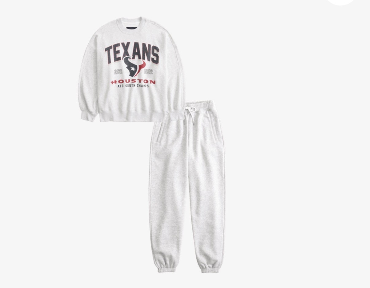 Comfy cute outfit
Houston Texans sweater 

#LTKootd #LTKFindsUnder100 #LTKFindsUnder50