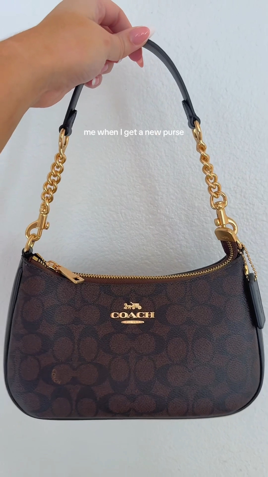 my mood when I get a new purse 🤎✨☕️ >>> 
—
#coach #coachpurse #shoulderbag #coachbag #everydaypurse

#LTKootd #LTKSaleAlert