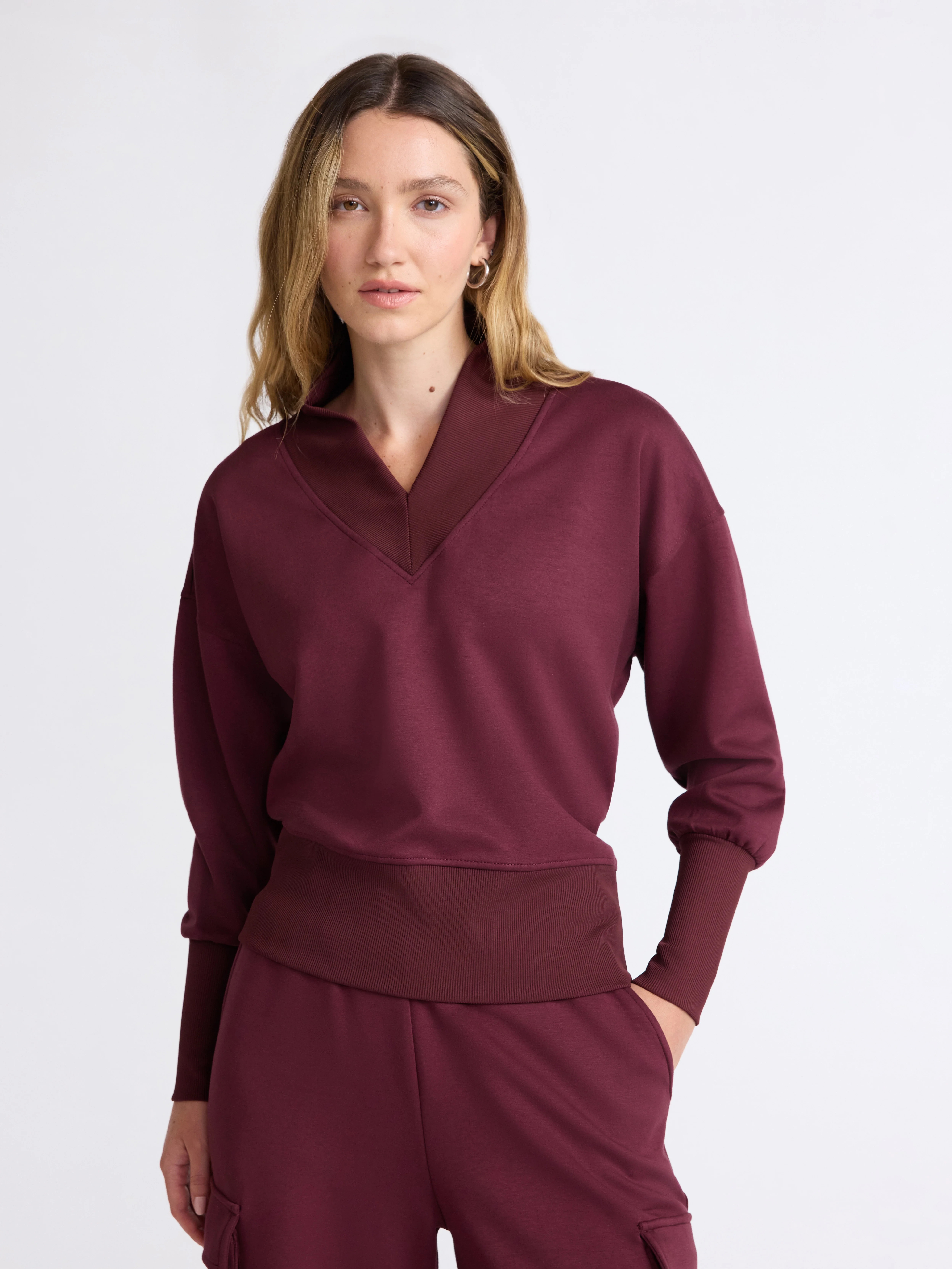 Scoop Women's and Women's Plus New Scubaknit V Neck Sweatshirt, Sizes XS-4X | Walmart (US)