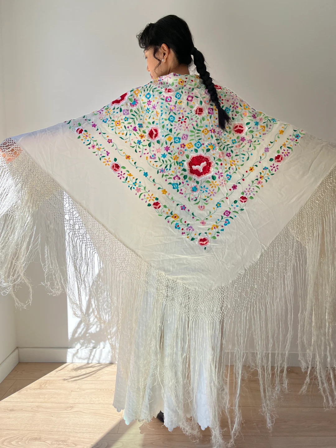1930s Ivory Silk Piano Shawl, Embroidered Floral Fringe, Vintage Art Deco Wrap - Etsy | Etsy (Global)