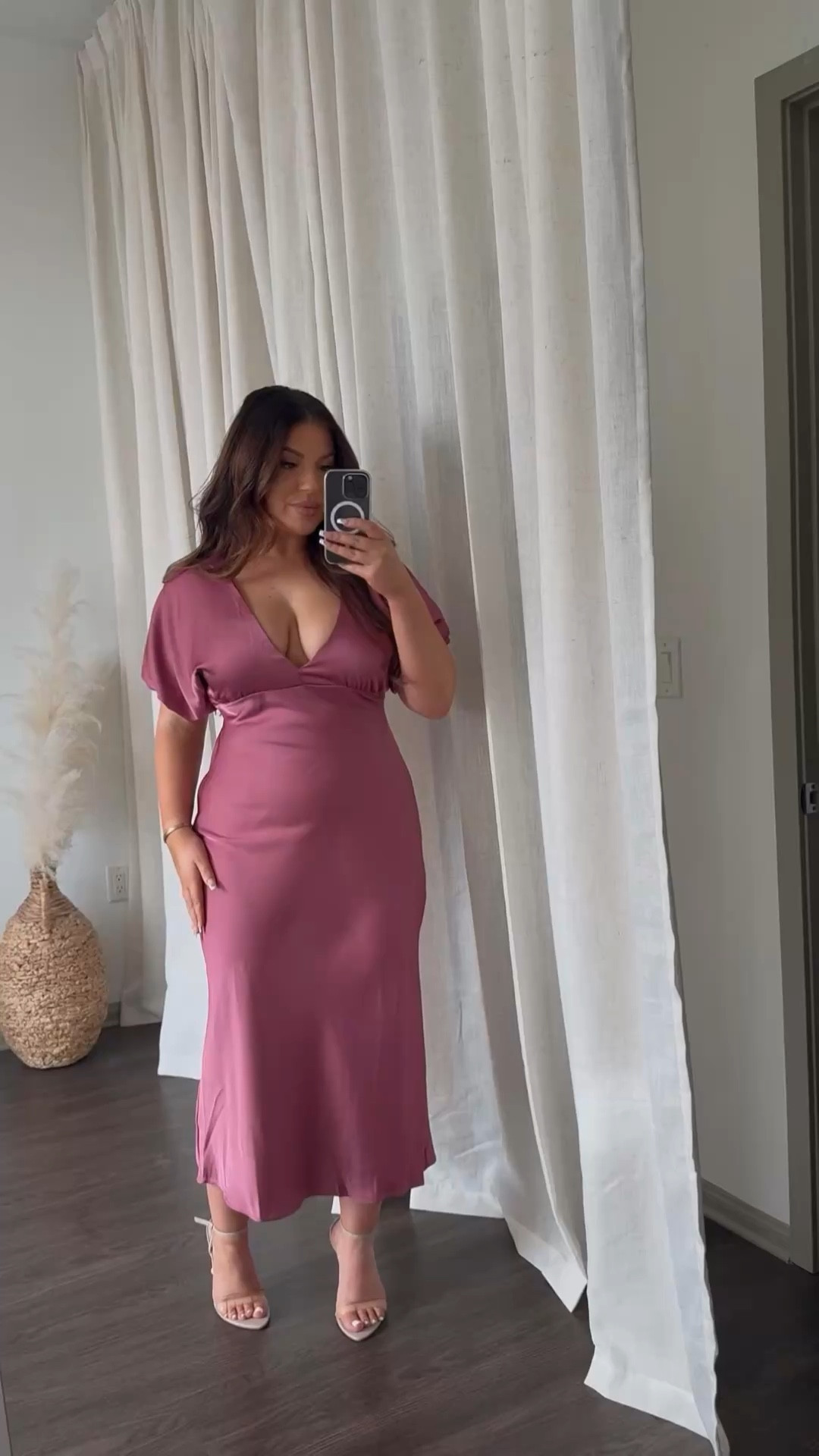 Valentine’s Day Outfit from Amazon! 💕

Wearing my reg L, nonstretch! Also linked my undergarments and accessories! This dress runs true comes in many colors, perfect for a wedding, baby shower, bridal shower, etc! 

#LTKFindsUnder50 #LTKShoeCrush #LTKMidsize