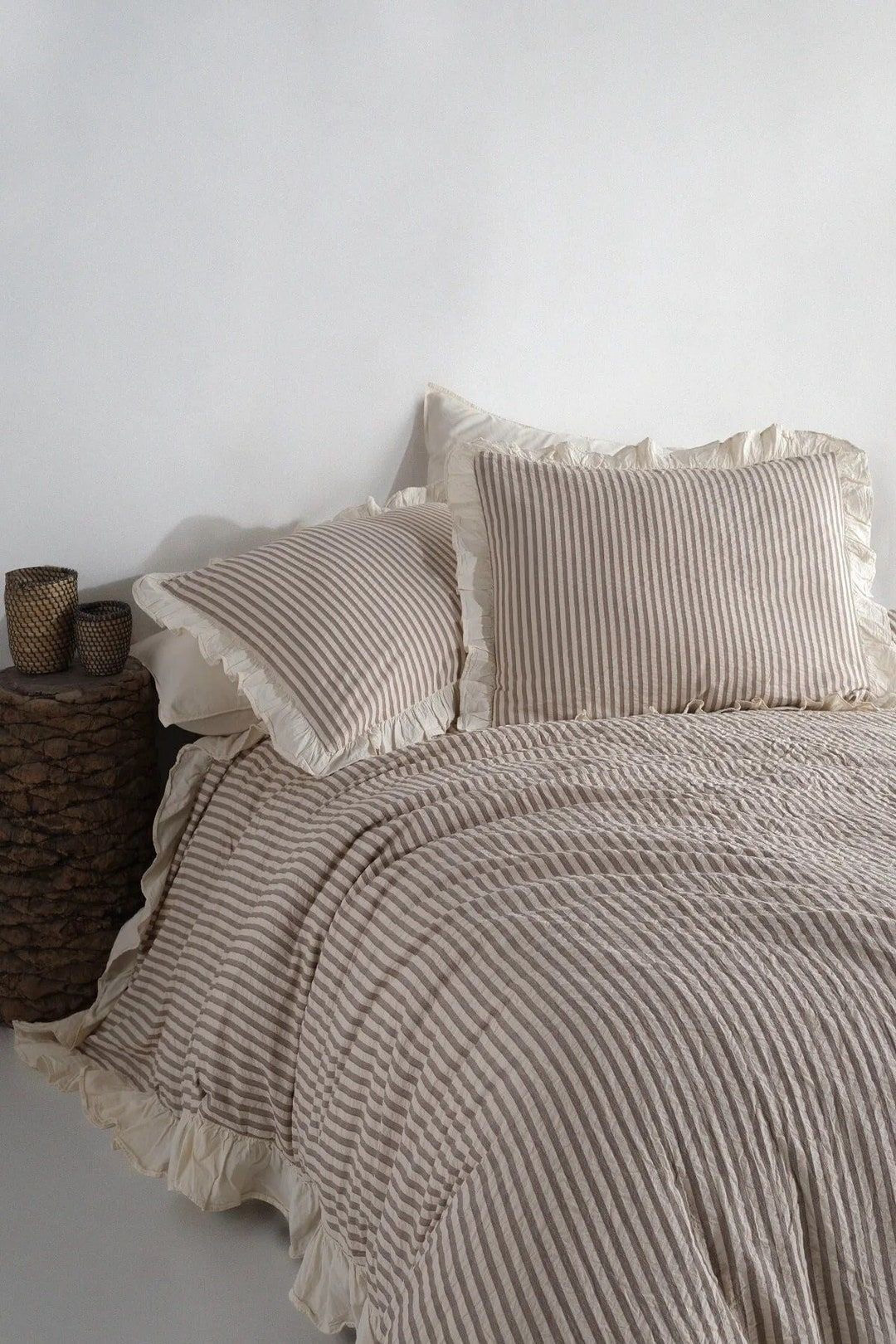 An Etsy find! 

Brown 100% Cotton Ruffle Yarn Dyed Double Duvet Cover Set,Modern Striped Comforter and Sheet Set,Stripes Comforter Set,Quilt Fastener Gift

#LTKspring #LTKcasa #LTKgiftguide