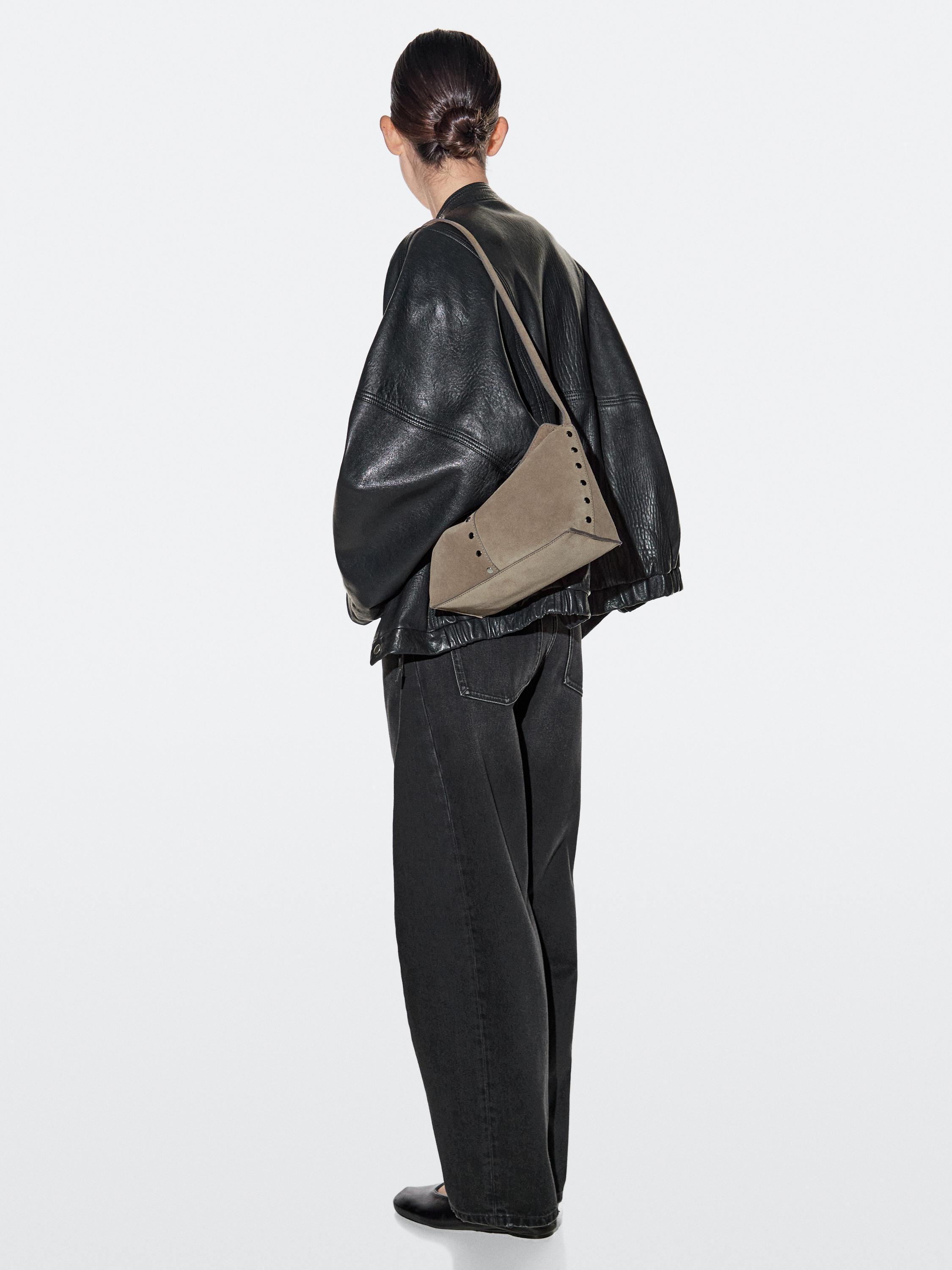 Tasche mit Nieten aus Rauleder | Massimo Dutti DE
