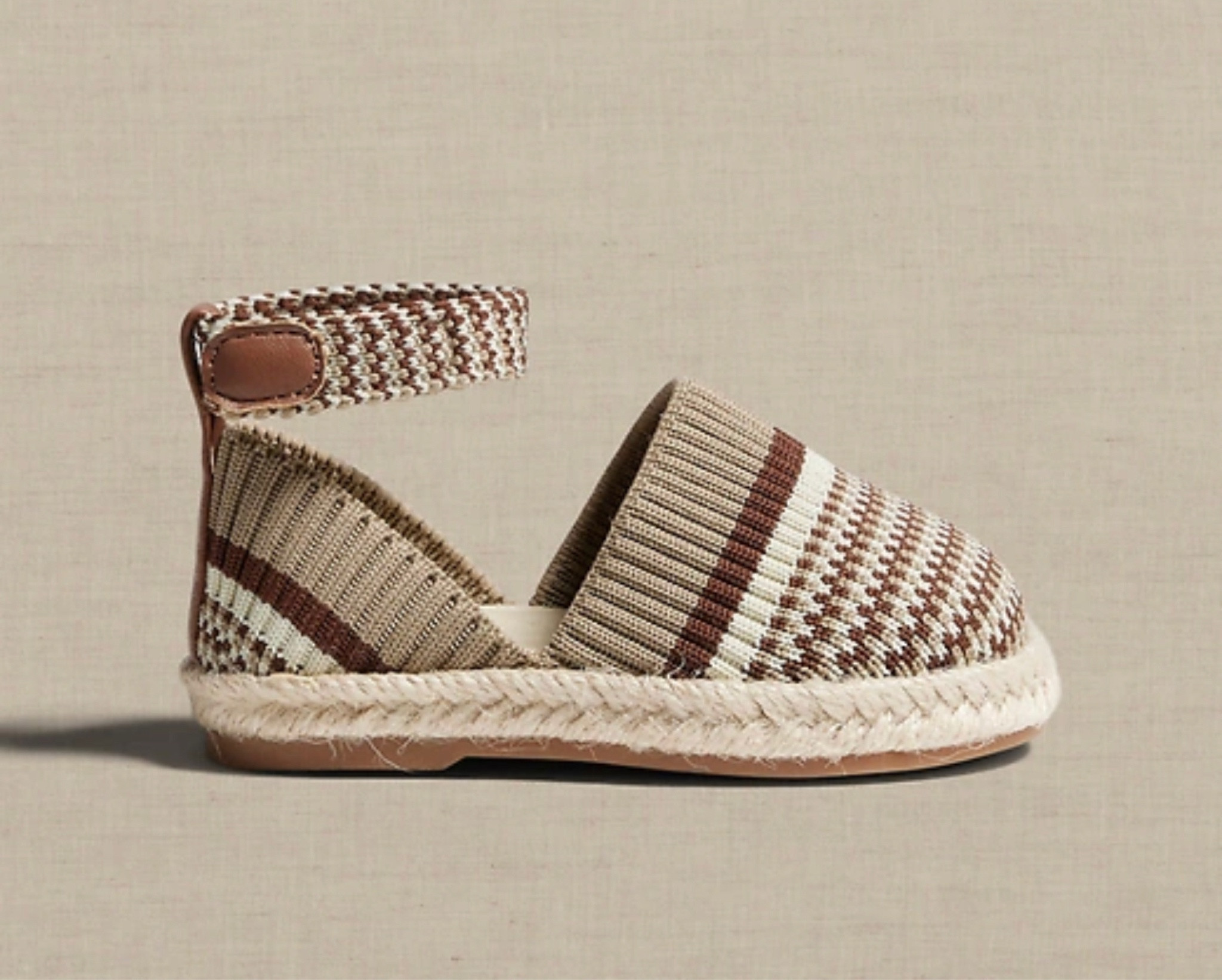 #shoes #baby # bananarepublic #summer

#LTKbaby #LTKFind #LTKshoecrush