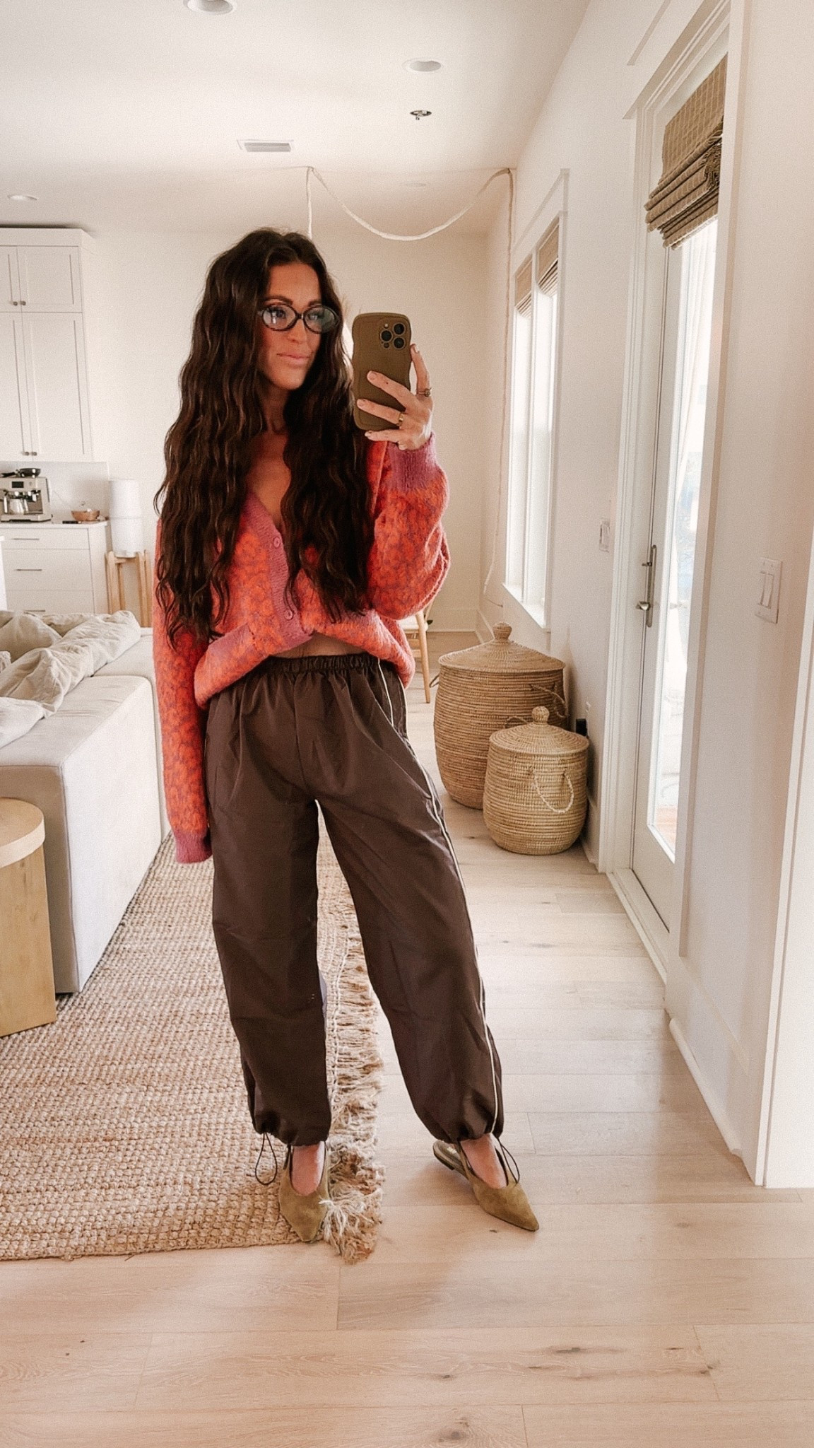 Temperatures are starting to cool around here so I borrowed hubbys sweater for today’s look🫶🏼✨

#LTKFindsUnder50 #LTKSeasonal #LTKStyleTip