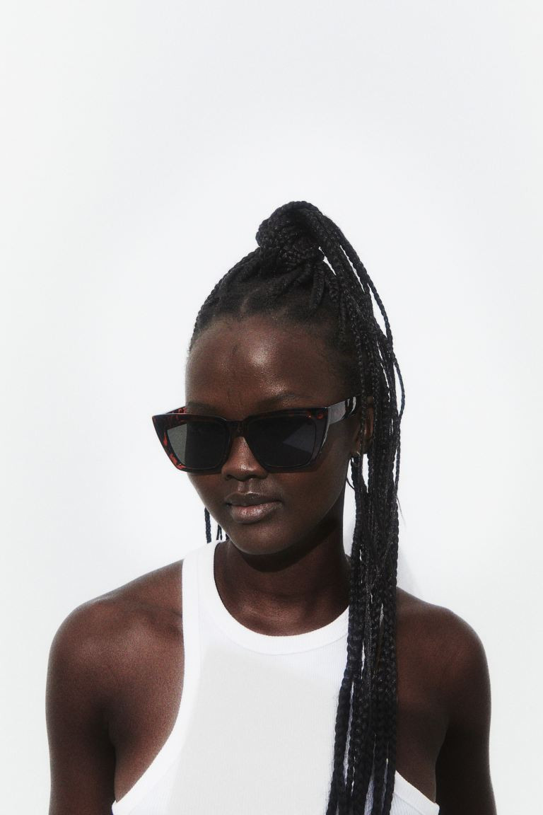 Sunglasses | H&M (UK, MY, IN, SG, PH, TW, HK)