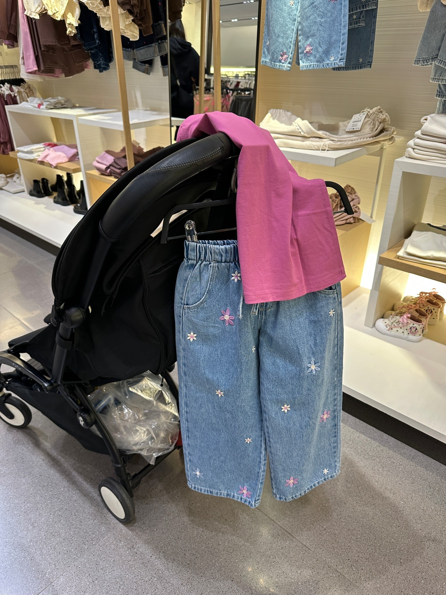 Cutest Zara denim for girls 💕
Linking a few other things I picked up for my girls 

#zara #zarakids #girlmom #kidsfashion 

#LTKKids #LTKSaleAlert #LTKmomlife