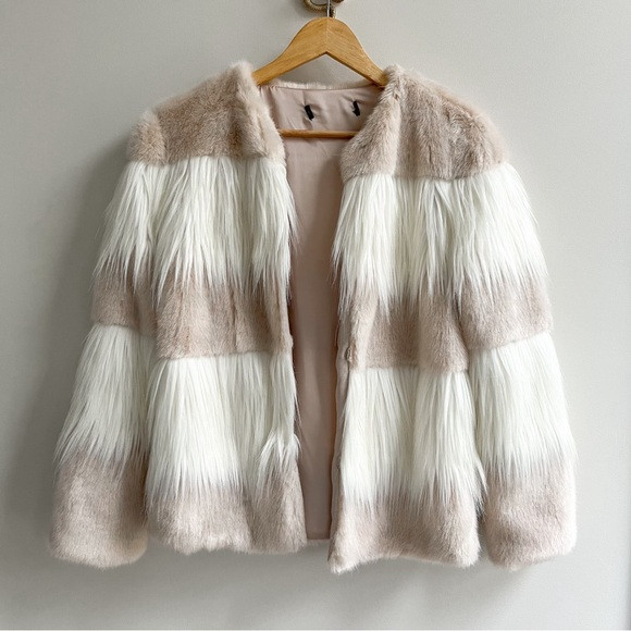 [zara] faux fur contrast stripe jacket beige white XS/S | Poshmark