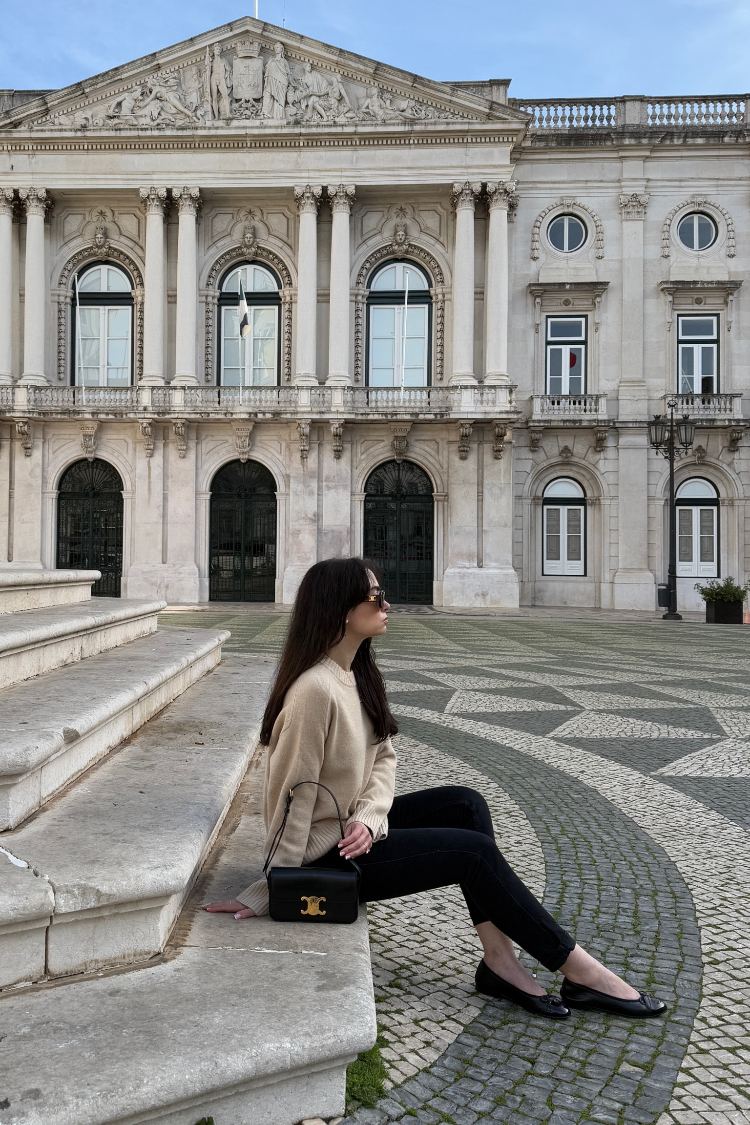 Sweater: Sezane
Jeans: Sezane
Flats: Chanel
Bag: Celine
Sunglasses: Celine

#LTKtravel