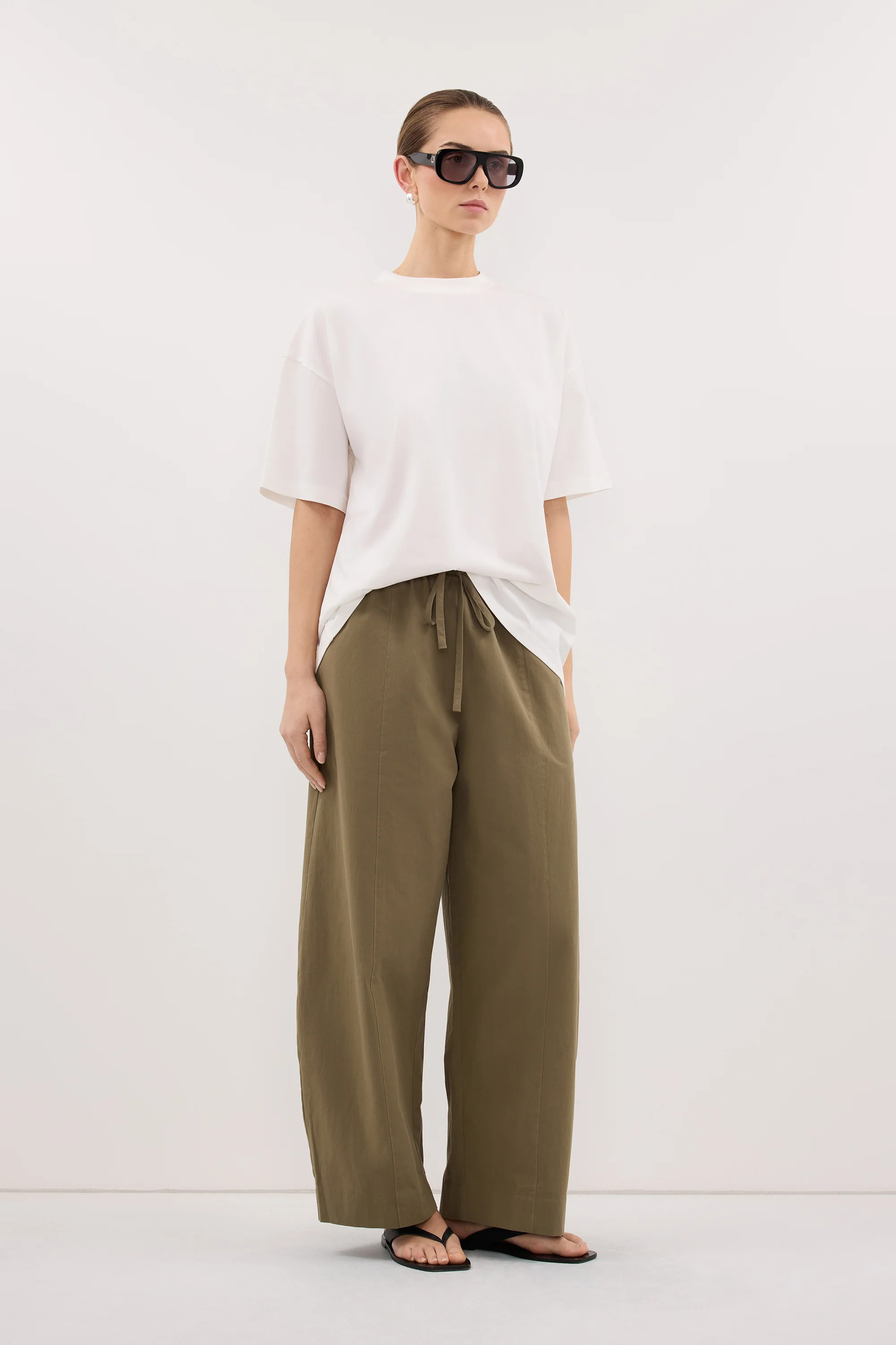 TYRA WHITE LONGLINE KNIT TEE | DISSH