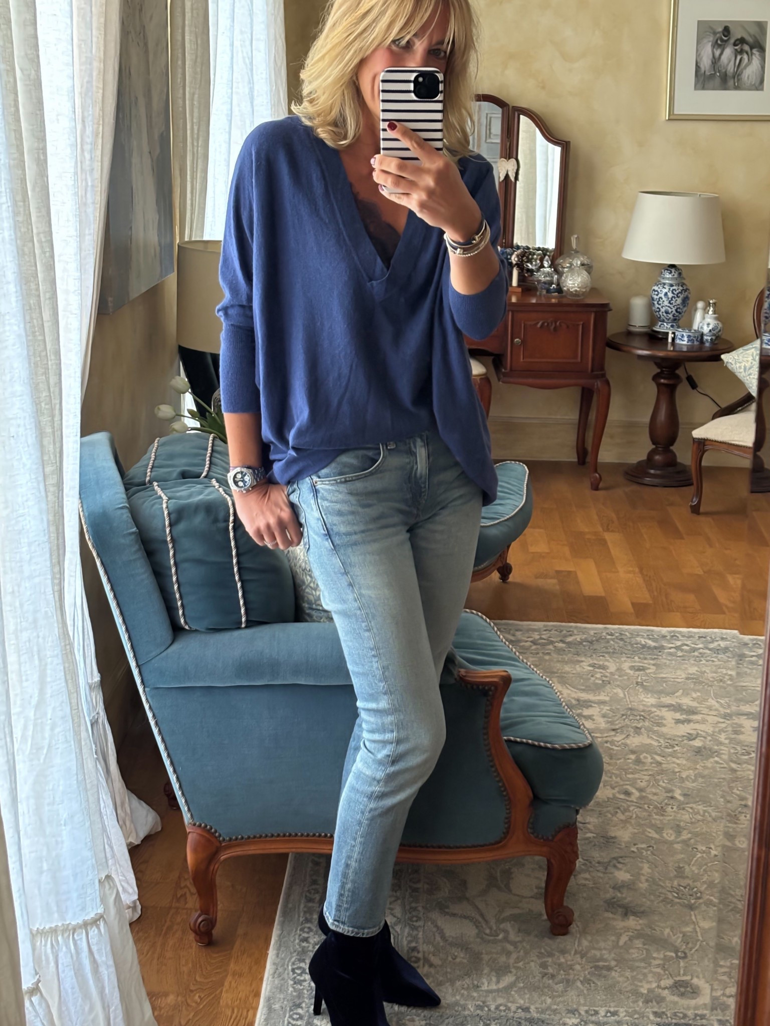 All the blues 💙
.
#everydayfashion #mystyle #whatimwearing #mymidlifefashion 

#LTKover50style #LTKjeans #LTKautumn