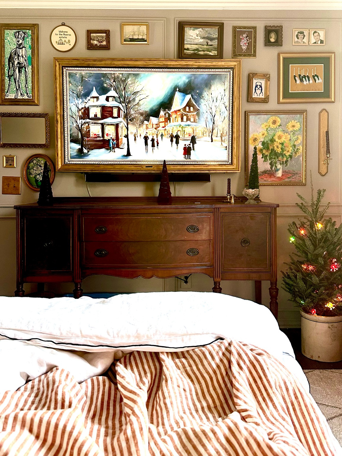 Best view of the house - from my bed! Linking everything here 🤍🎄

#LTKhome #LTKSeasonal #LTKHoliday