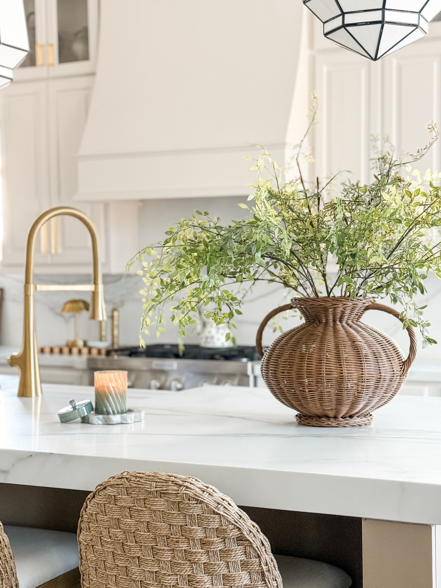 Post-holiday kitchen refresh 🤍 I’m loving these beautiful green stems—they’re perfect year-round and instantly bring life back into the space. Paired with a simple, cute candle, it’s just enough of a refresh to make me smile. Sometimes the smallest changes make the biggest difference.


kitchen decor, kitchen styling, neutral kitchen decor, modern organic kitchen, faux greenery, green stems, year round decor, countertop decor, kitchen accessories, home refresh, post holiday decor, minimal kitchen styling, cozy kitchen decor, neutral home, organic modern style

#LTKSeasonal #LTKHome