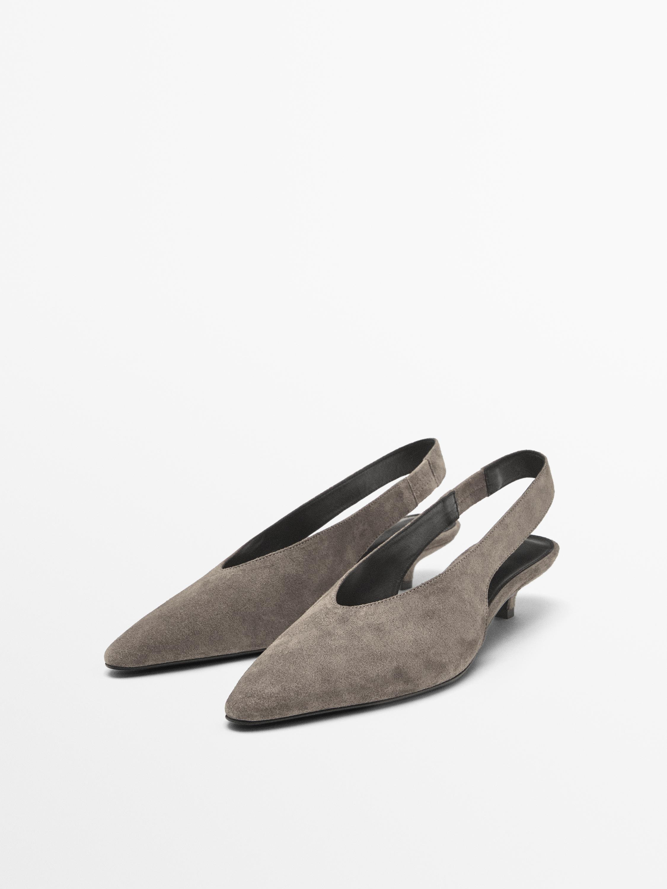 Aus Rindsleder mit Raulederfinish. Mit offener Ferse. Riemen auf der Rückseite für zusätzliche... | Massimo Dutti DE
