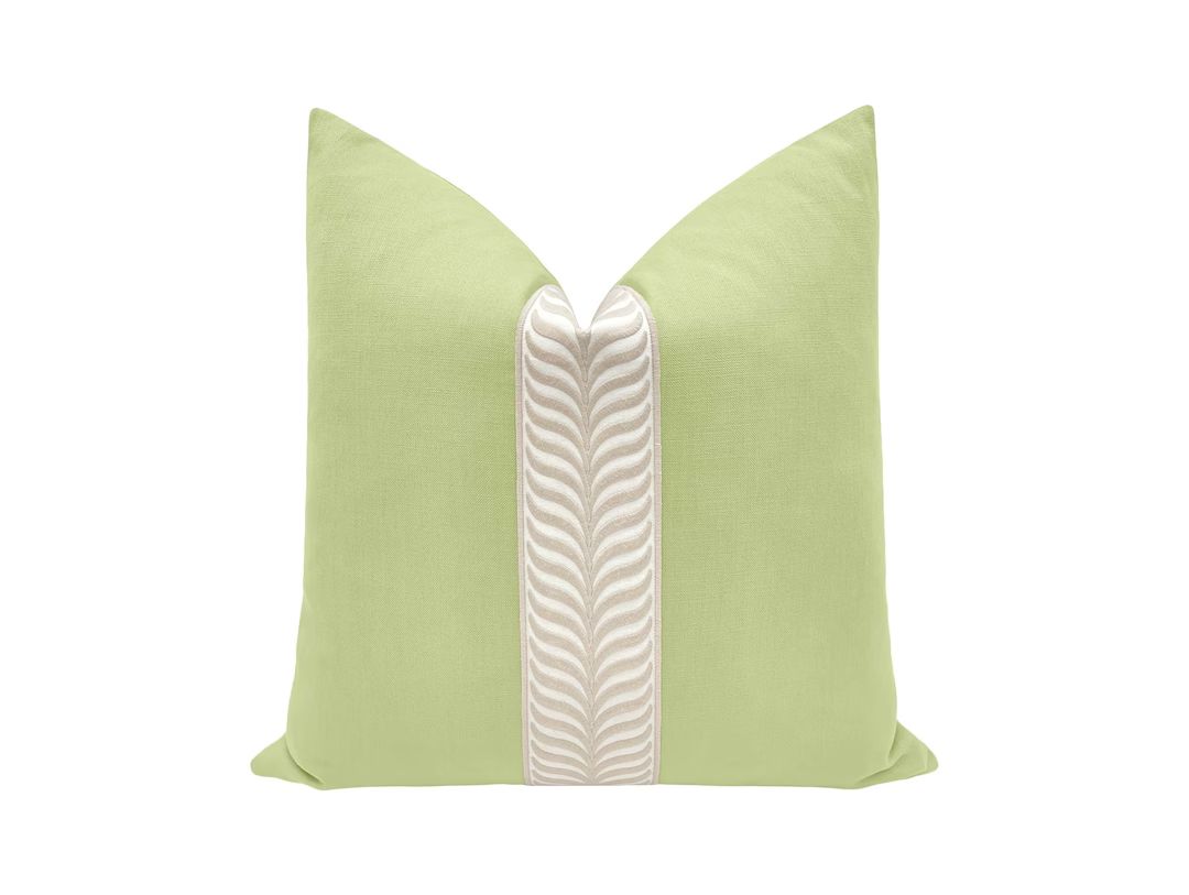 Classic Linen // Celadon Trellis Trim // Natural Pillow Abstract Linen Pattern Linen Pillow Home ... | Etsy (US)