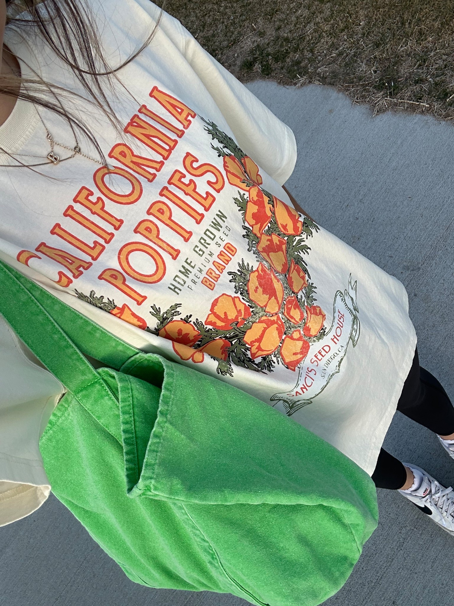 I got the free people top but also linked the dupe on Amazon HOWEVER not sure about the quality as the free people one I’m wearing is oversized + heavy duty and super soft. Wearing XL 🧡

#LTKTravel #LTKItBag #LTKStyleTip