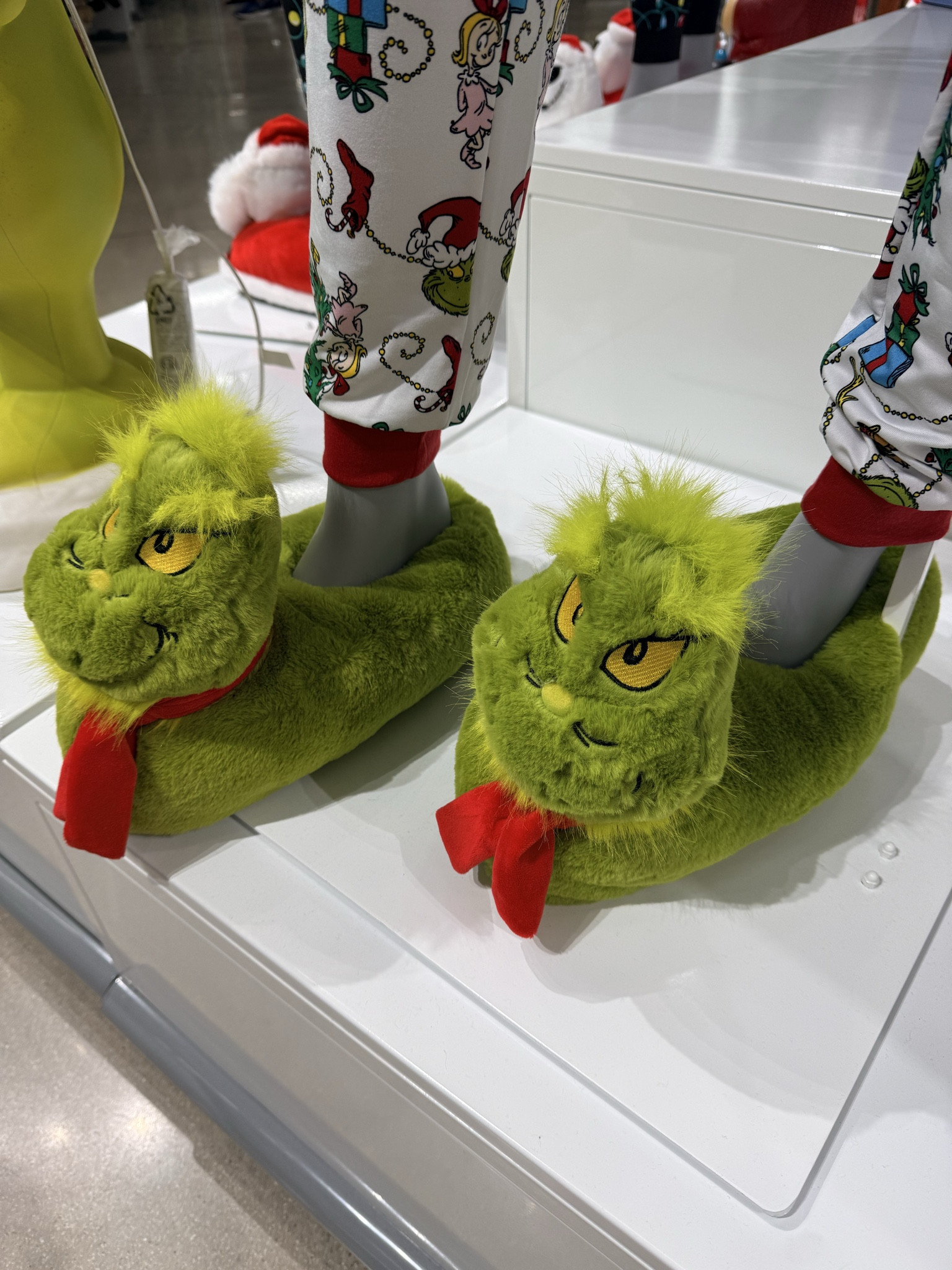 All your new favorite Grinch things — fun, festive, and bringing ALL the Grinchmas energy 💚🎄
From pajamas and outfits to mugs, decor, and little extras for the kids, I rounded up the cutest Grinch finds in one place.
Everything is linked so you can go full Grinch this season!

#grinchmas #grinchseason #grinchvibes #holidaystyle #christmasfavorites #festivefun #LTKholiday #LTKfamily #LTKkids #LTKfinds #LTKsale #shoppingfavorites #onlineshopping #christmasmagic #ShoppingWithPriiincesss #Atlantamom #Atlantabloggers #Atlantablogger #AtlantaCreator #Atlantacontentcreators #Atlantacontentcreator

#LTKSaleAlert #LTKKids #LTKHoliday