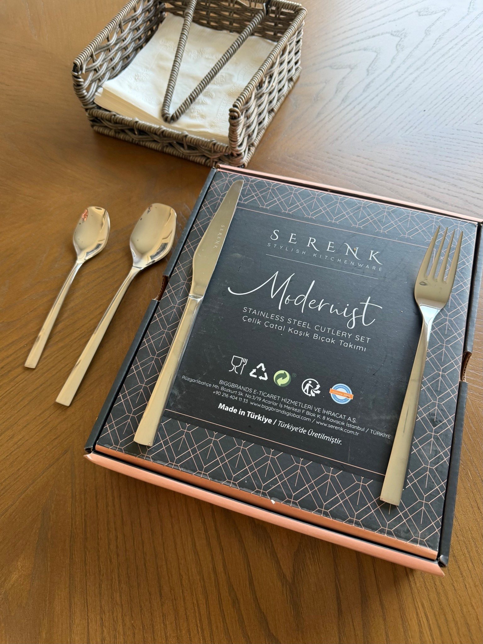 Elevating everyday meals with this sleek stainless steel flatware set ✨ I love the modern shape and polished silver finish — simple, timeless, and perfect for everyday use or entertaining. #silverware #stainlesssteel

#LTKdayinmylife #LTKHome