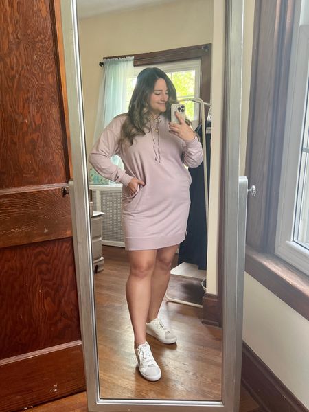 Love this sweatshirt dress! Pair it with your favorite sneakers and you have the perfect weekend outfit! 

Wearing a large

Midsize
Curvy
Amazon find
Amazon dress
Comfy dress
Casual outfit


#LTKmidsize