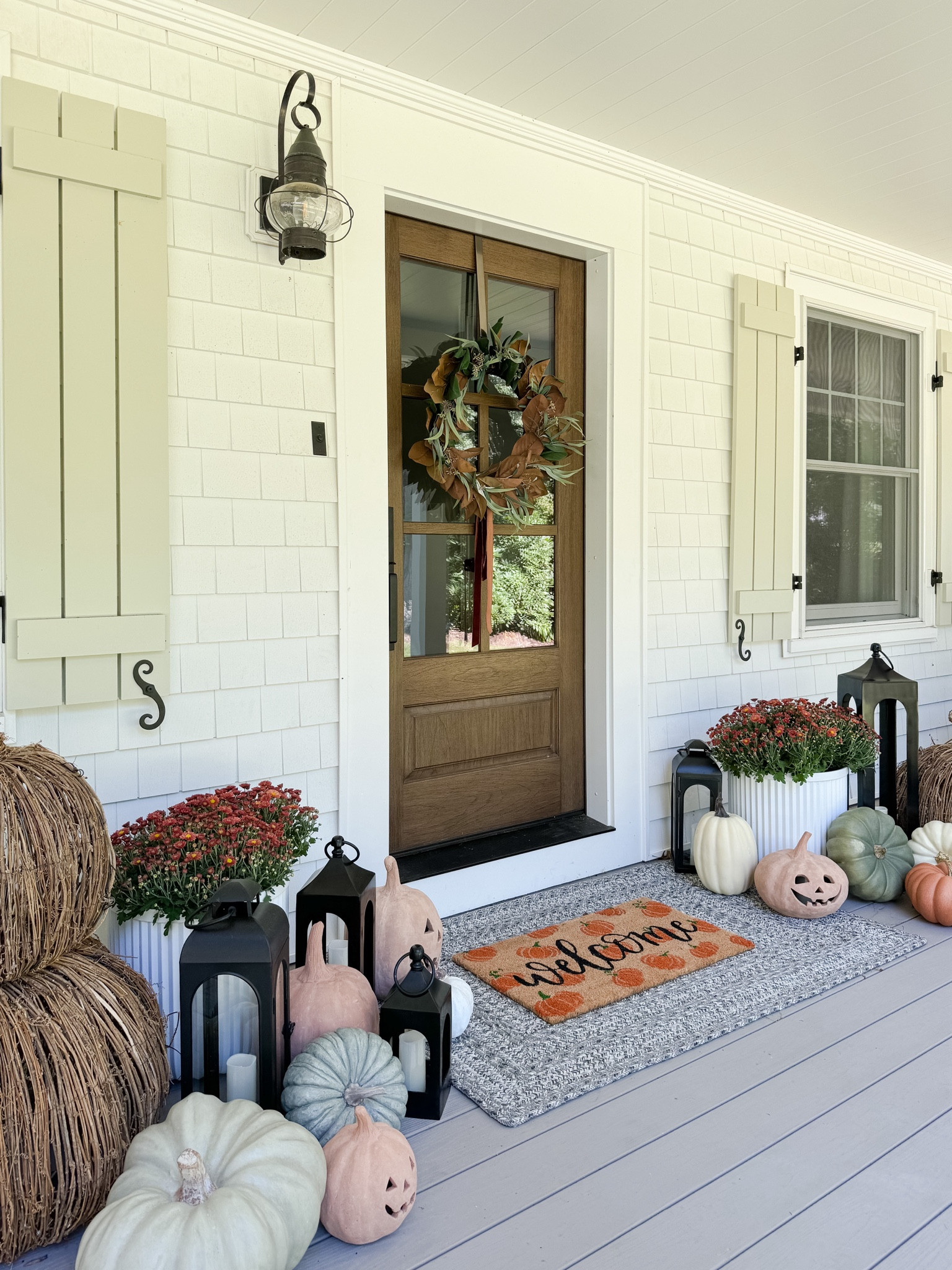 Fall front porch, Halloween decor, fall outdoor, Amazon front porch 

#LTKSeasonal #LTKhome #LTKfindsunder100